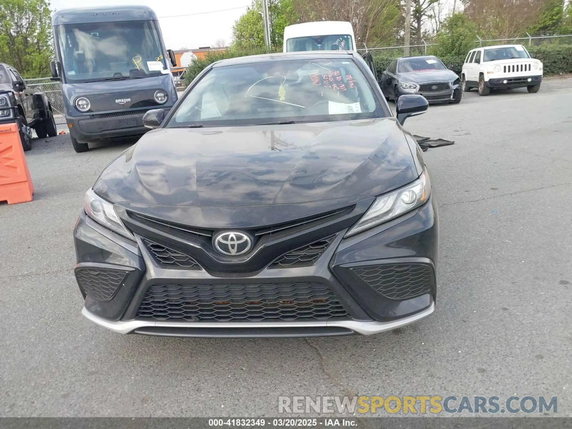 11 Photograph of a damaged car 4T1K61AK4MU418178 TOYOTA CAMRY 2021