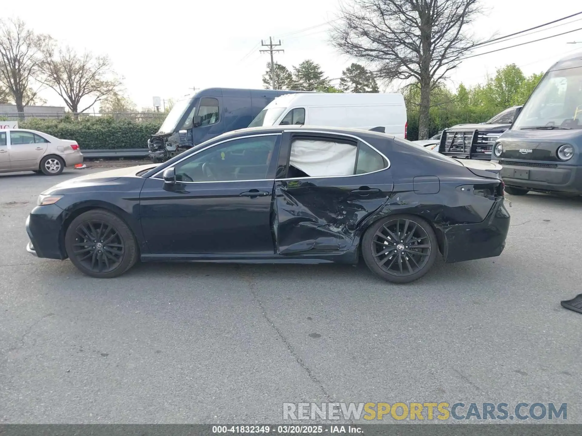 13 Photograph of a damaged car 4T1K61AK4MU418178 TOYOTA CAMRY 2021
