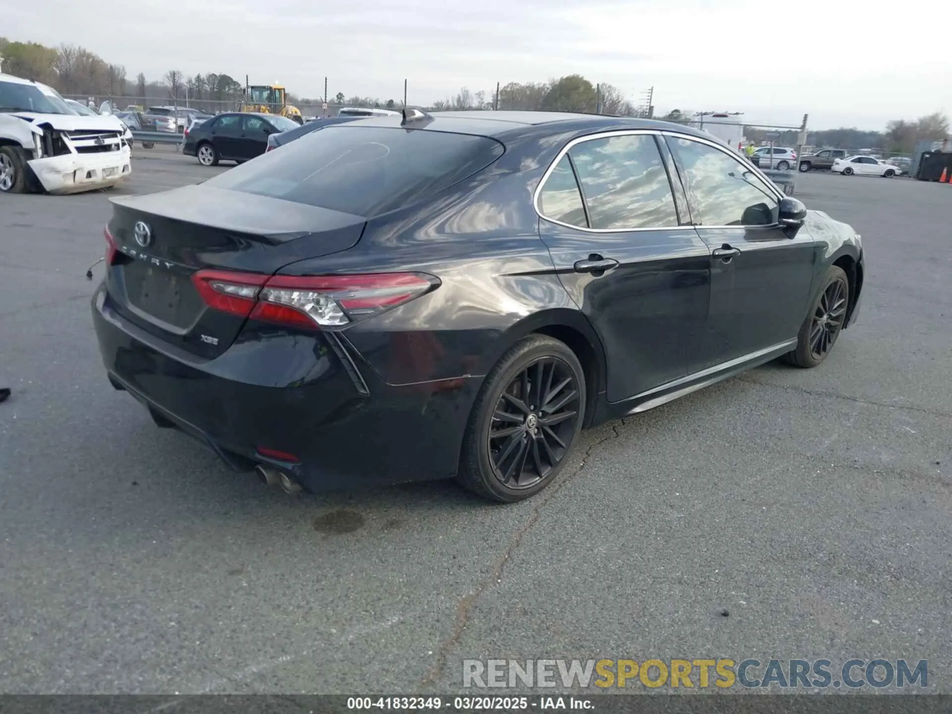 4 Photograph of a damaged car 4T1K61AK4MU418178 TOYOTA CAMRY 2021