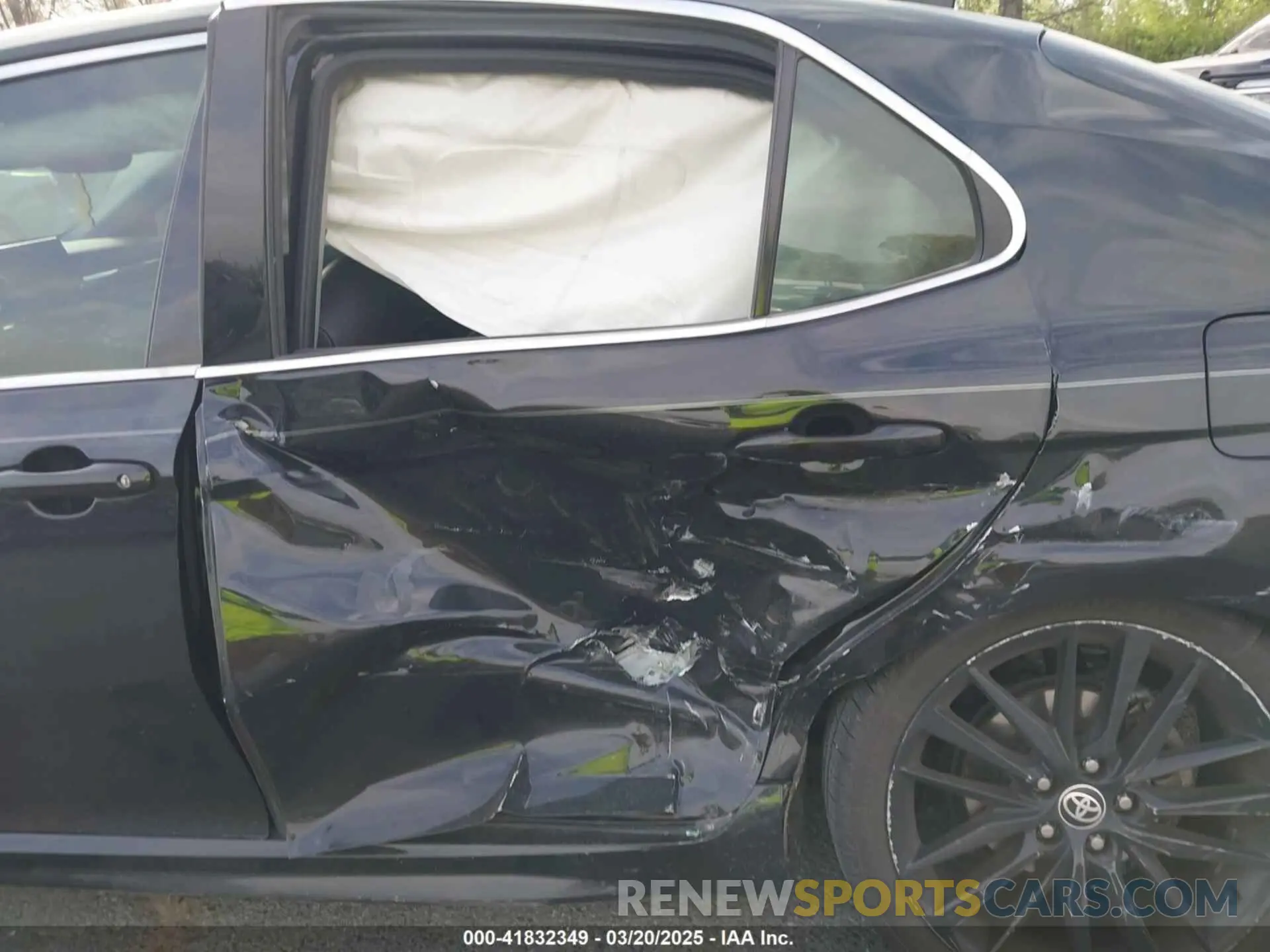 6 Photograph of a damaged car 4T1K61AK4MU418178 TOYOTA CAMRY 2021