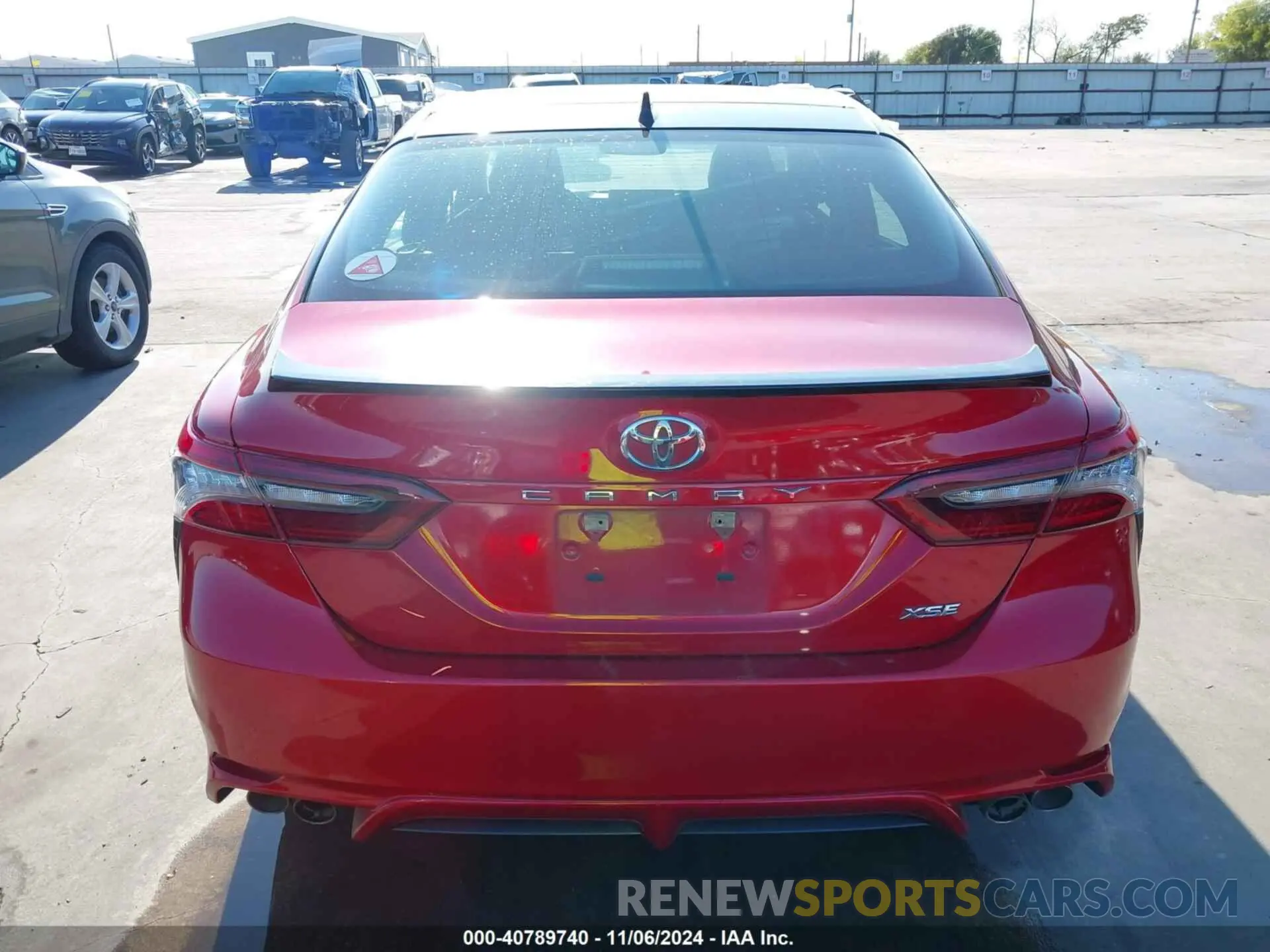 17 Photograph of a damaged car 4T1K61AK4MU418200 TOYOTA CAMRY 2021