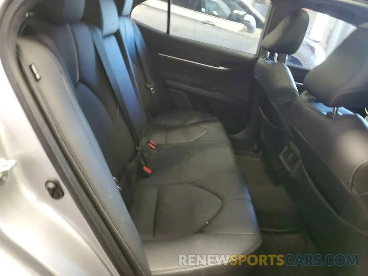 10 Photograph of a damaged car 4T1K61AK4MU433733 TOYOTA CAMRY 2021