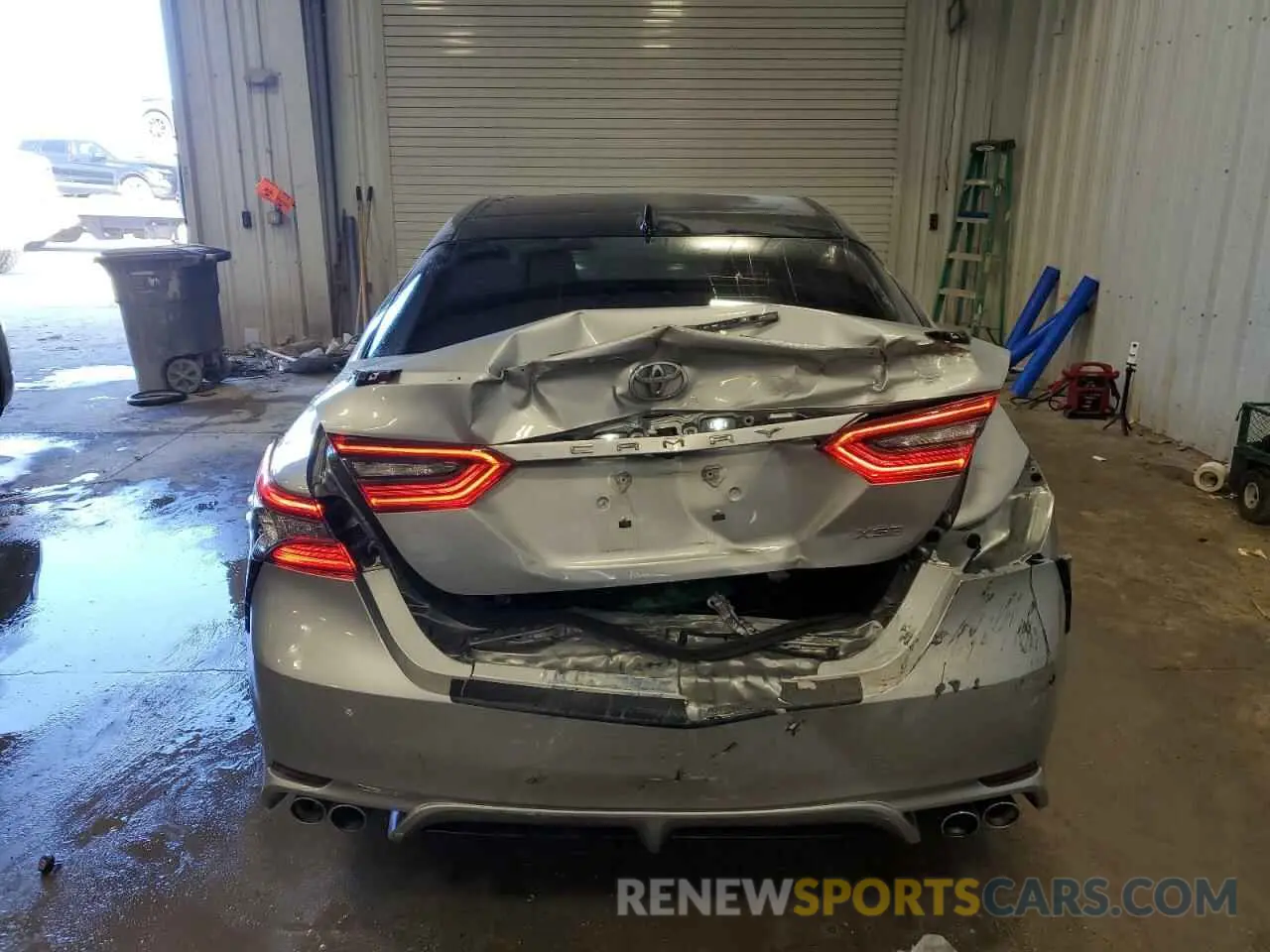 6 Photograph of a damaged car 4T1K61AK4MU433733 TOYOTA CAMRY 2021