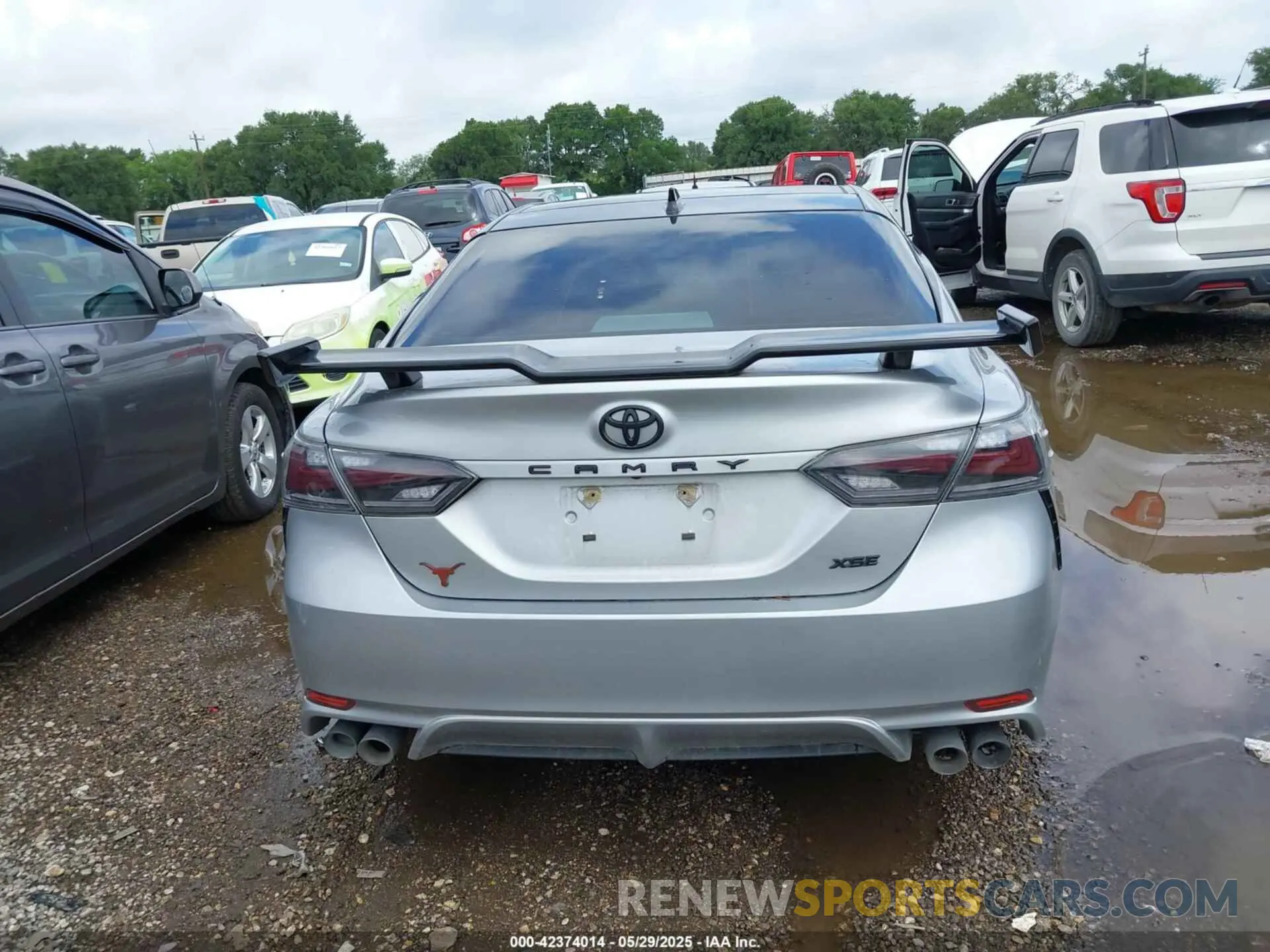 15 Photograph of a damaged car 4T1K61AK4MU445543 TOYOTA CAMRY 2021