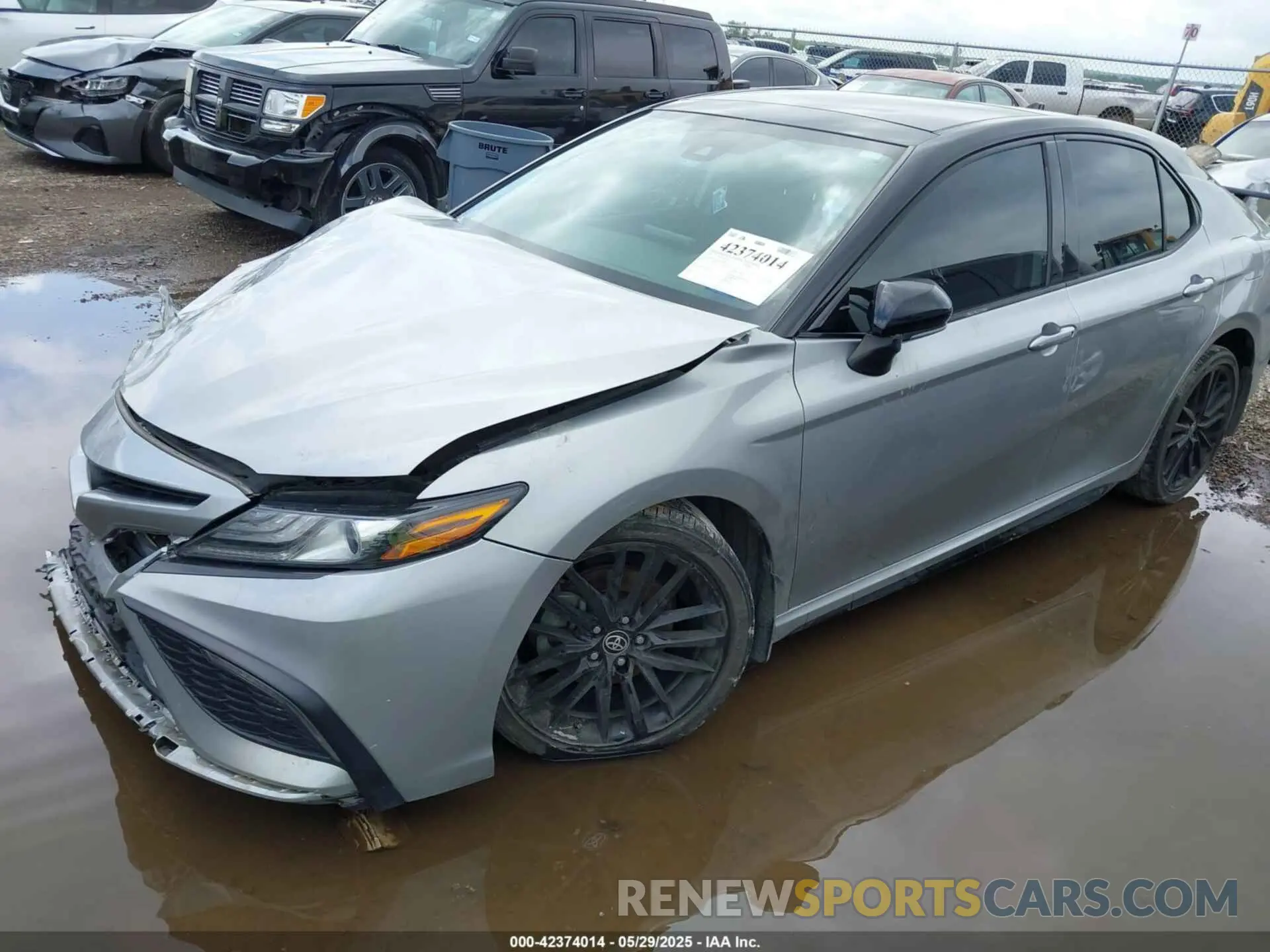 2 Photograph of a damaged car 4T1K61AK4MU445543 TOYOTA CAMRY 2021