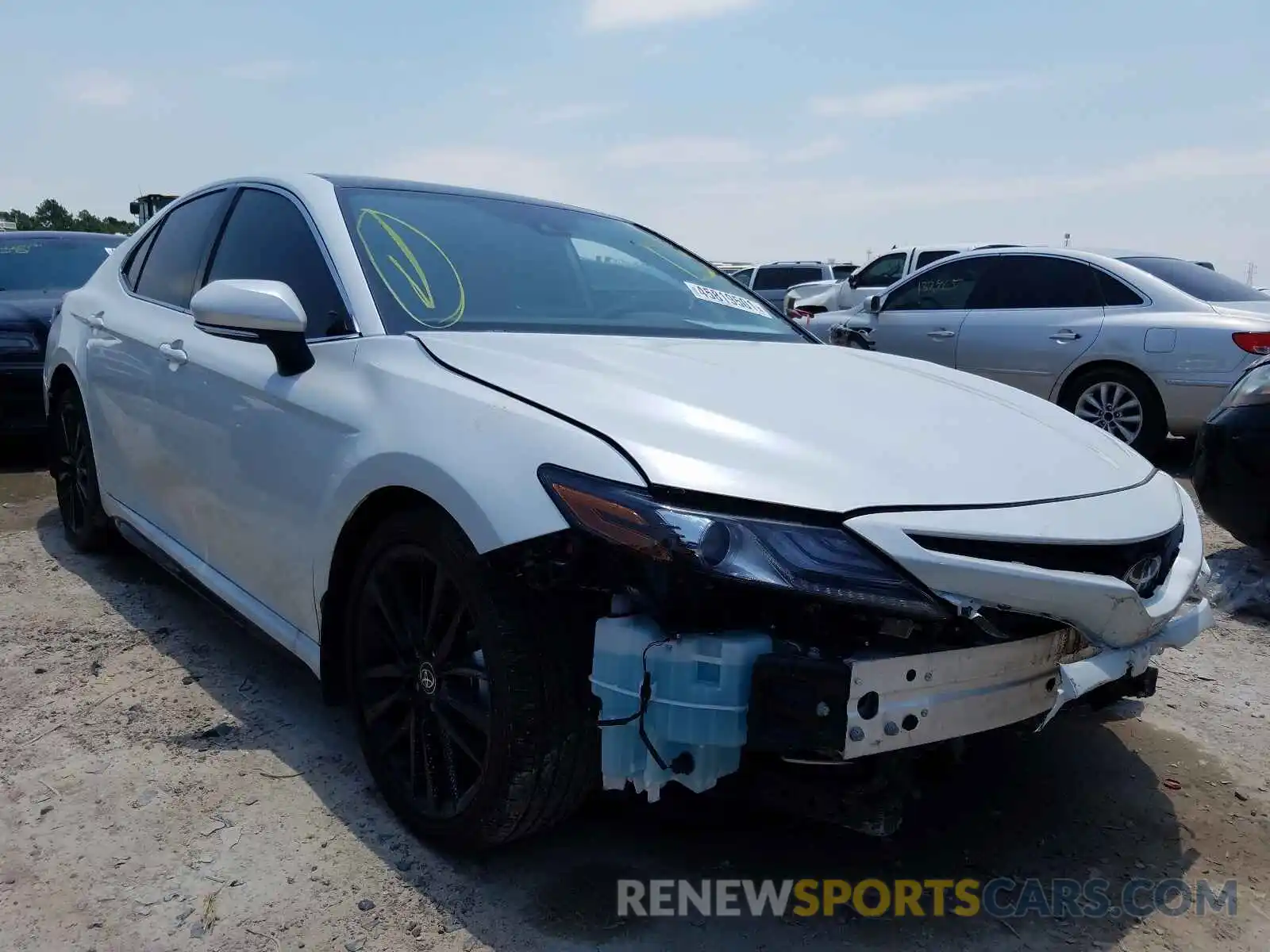 1 Photograph of a damaged car 4T1K61AK4MU460902 TOYOTA CAMRY 2021