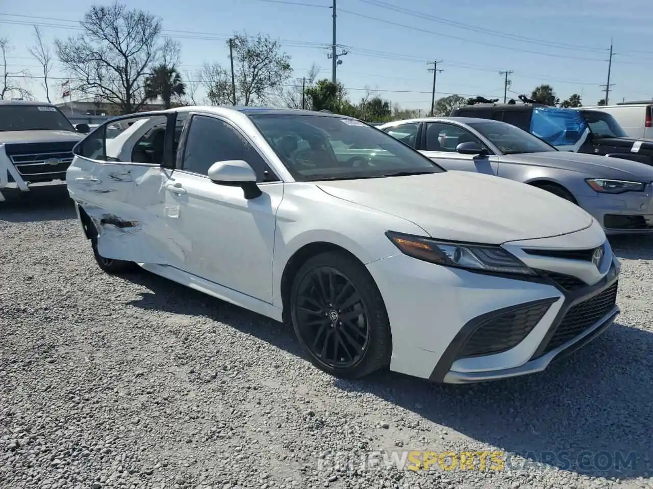 4 Photograph of a damaged car 4T1K61AK4MU547148 TOYOTA CAMRY 2021