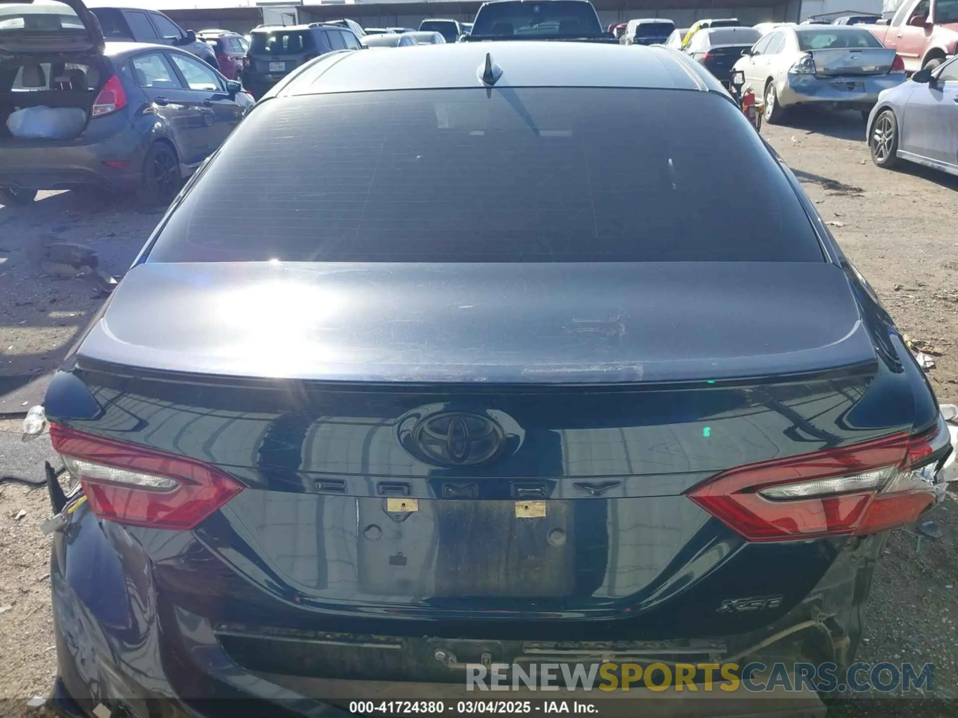 16 Photograph of a damaged car 4T1K61AK4MU551118 TOYOTA CAMRY 2021