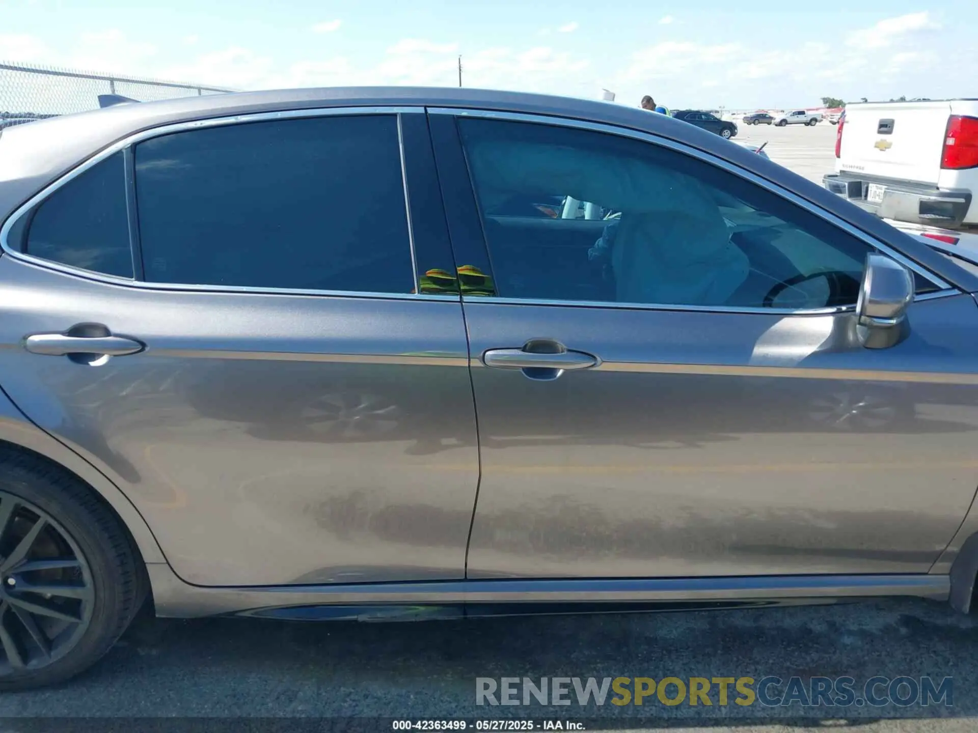 13 Photograph of a damaged car 4T1K61AK5MU494394 TOYOTA CAMRY 2021