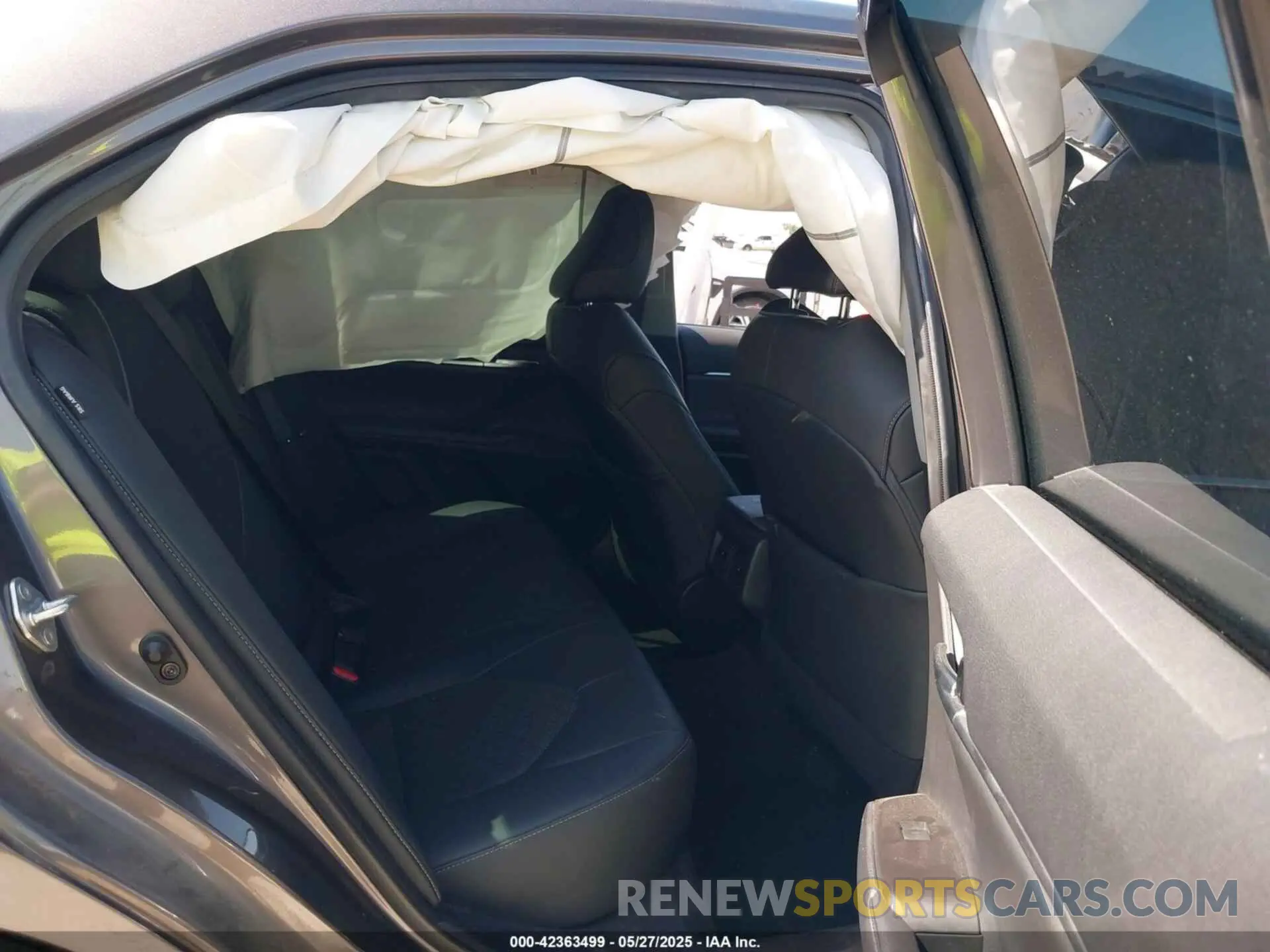 8 Photograph of a damaged car 4T1K61AK5MU494394 TOYOTA CAMRY 2021