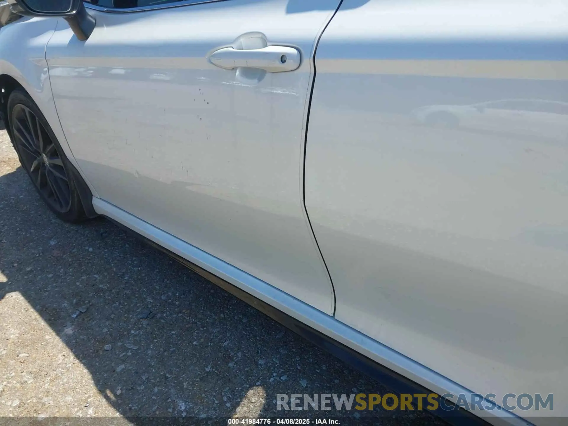 21 Photograph of a damaged car 4T1K61AK5MU530973 TOYOTA CAMRY 2021