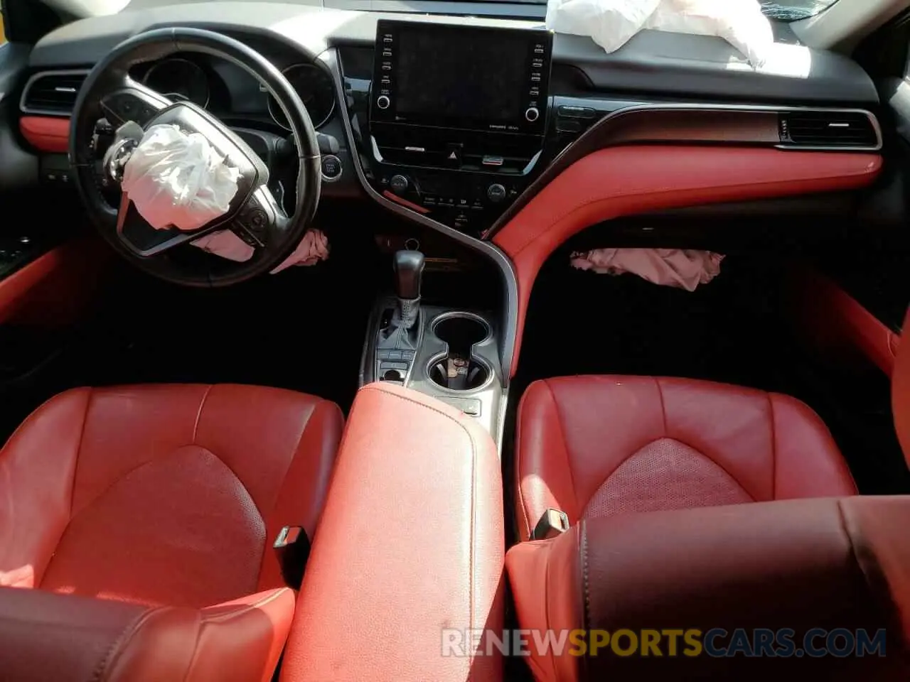 8 Photograph of a damaged car 4T1K61AK5MU597069 TOYOTA CAMRY 2021