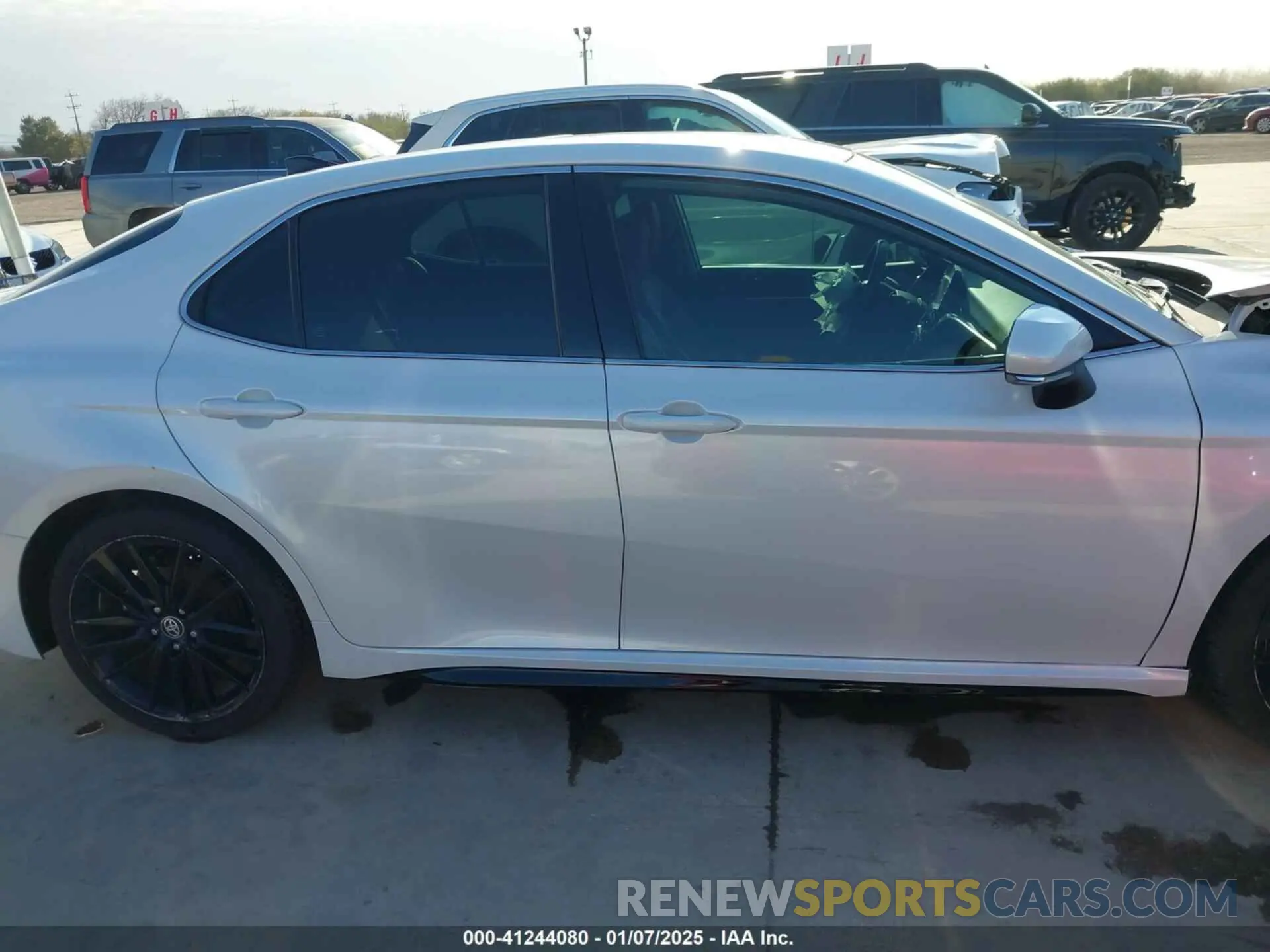 13 Photograph of a damaged car 4T1K61AK6MU406159 TOYOTA CAMRY 2021