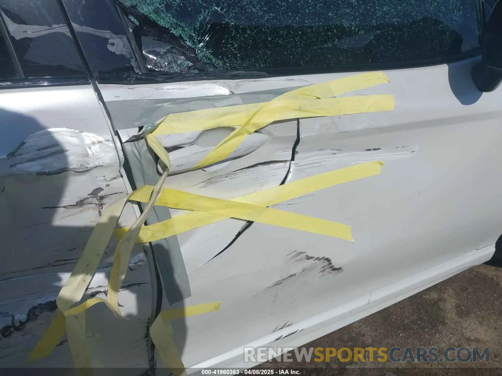 18 Photograph of a damaged car 4T1K61AK6MU474798 TOYOTA CAMRY 2021