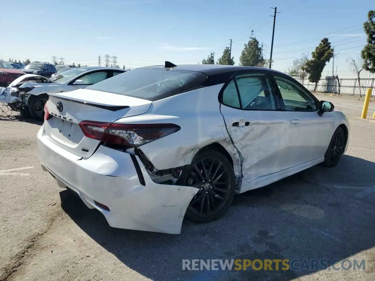 3 Photograph of a damaged car 4T1K61AK6MU485333 TOYOTA CAMRY 2021