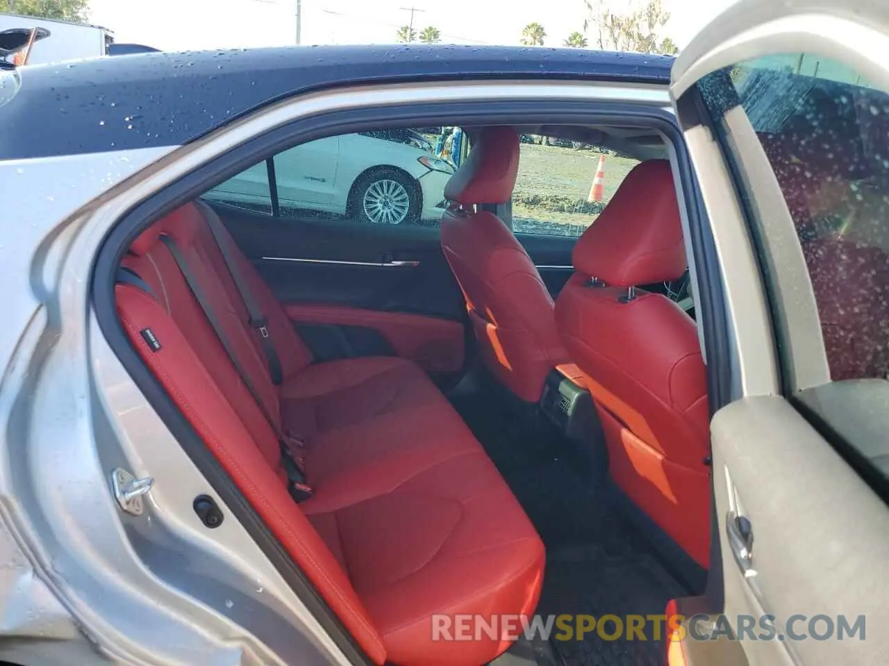 10 Photograph of a damaged car 4T1K61AK6MU495411 TOYOTA CAMRY 2021
