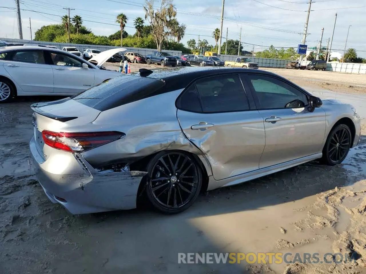 3 Photograph of a damaged car 4T1K61AK6MU495411 TOYOTA CAMRY 2021