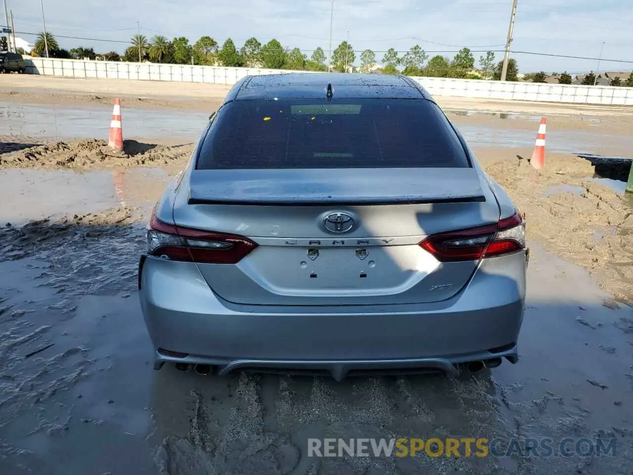 6 Photograph of a damaged car 4T1K61AK6MU495411 TOYOTA CAMRY 2021