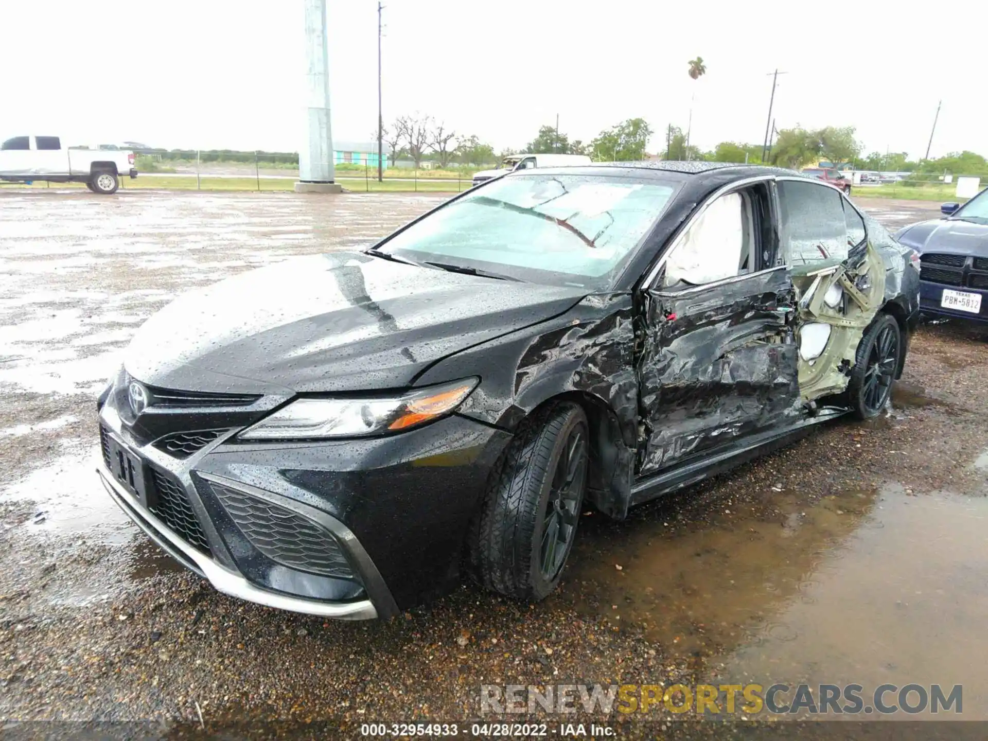 6 Photograph of a damaged car 4T1K61AK6MU517083 TOYOTA CAMRY 2021