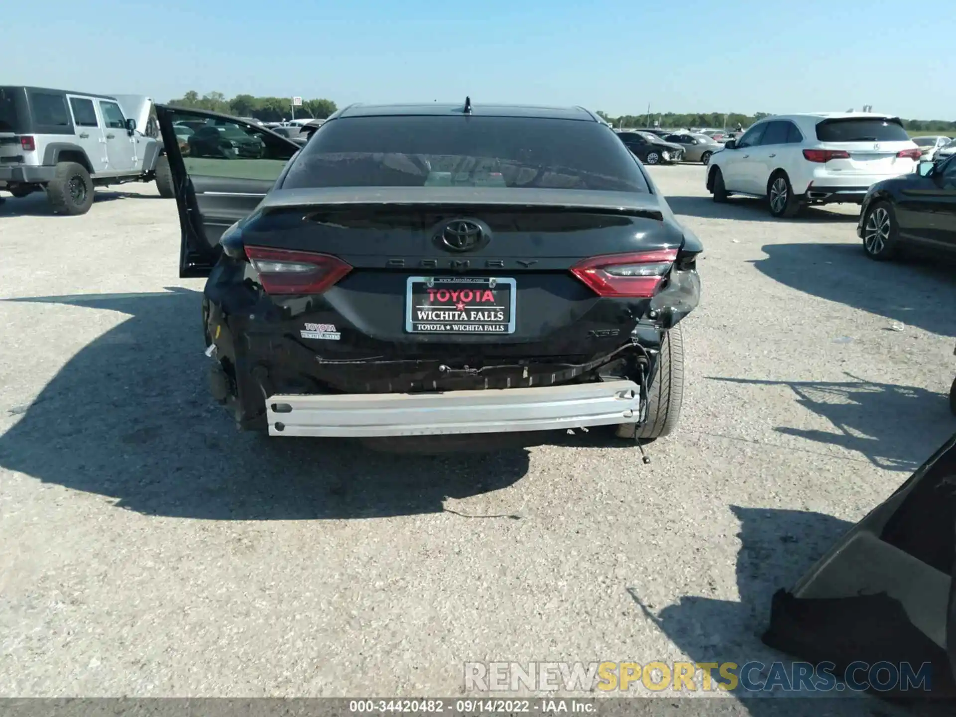 6 Photograph of a damaged car 4T1K61AK6MU517617 TOYOTA CAMRY 2021