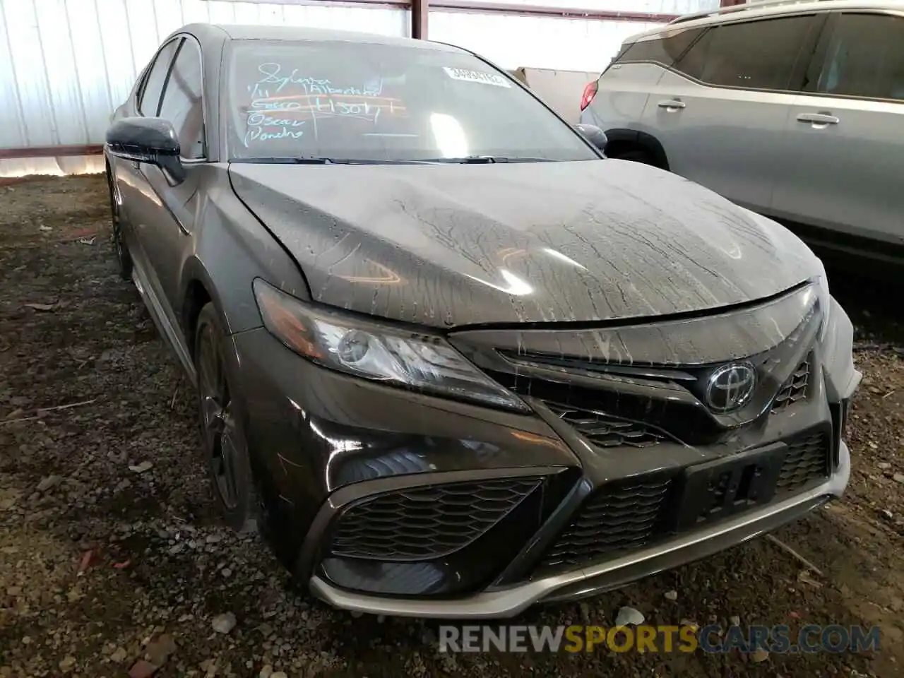 1 Photograph of a damaged car 4T1K61AK6MU526270 TOYOTA CAMRY 2021