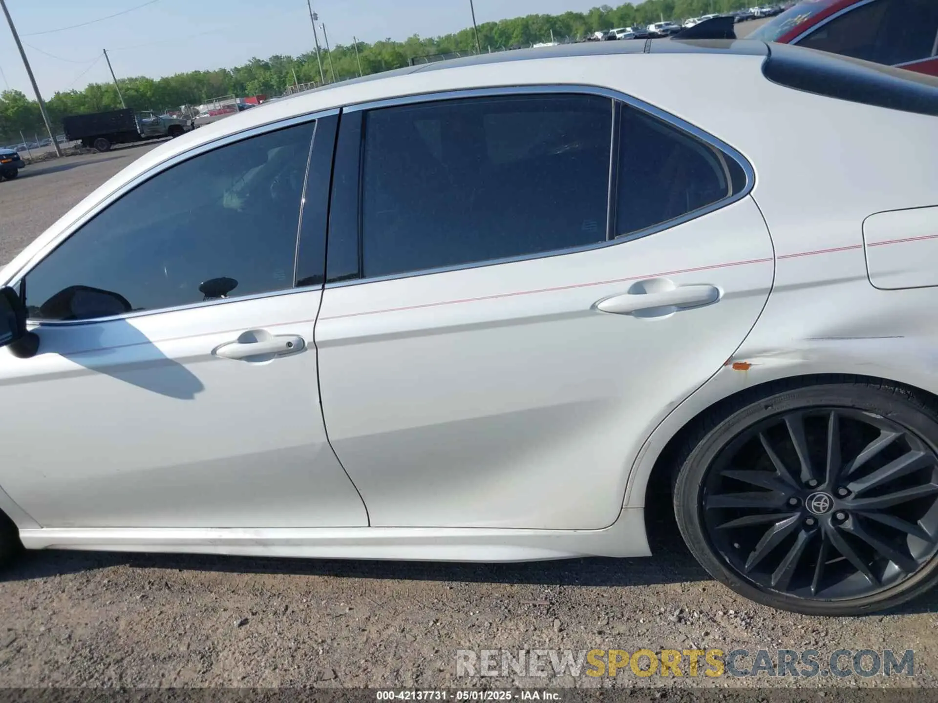 13 Photograph of a damaged car 4T1K61AK6MU557874 TOYOTA CAMRY 2021