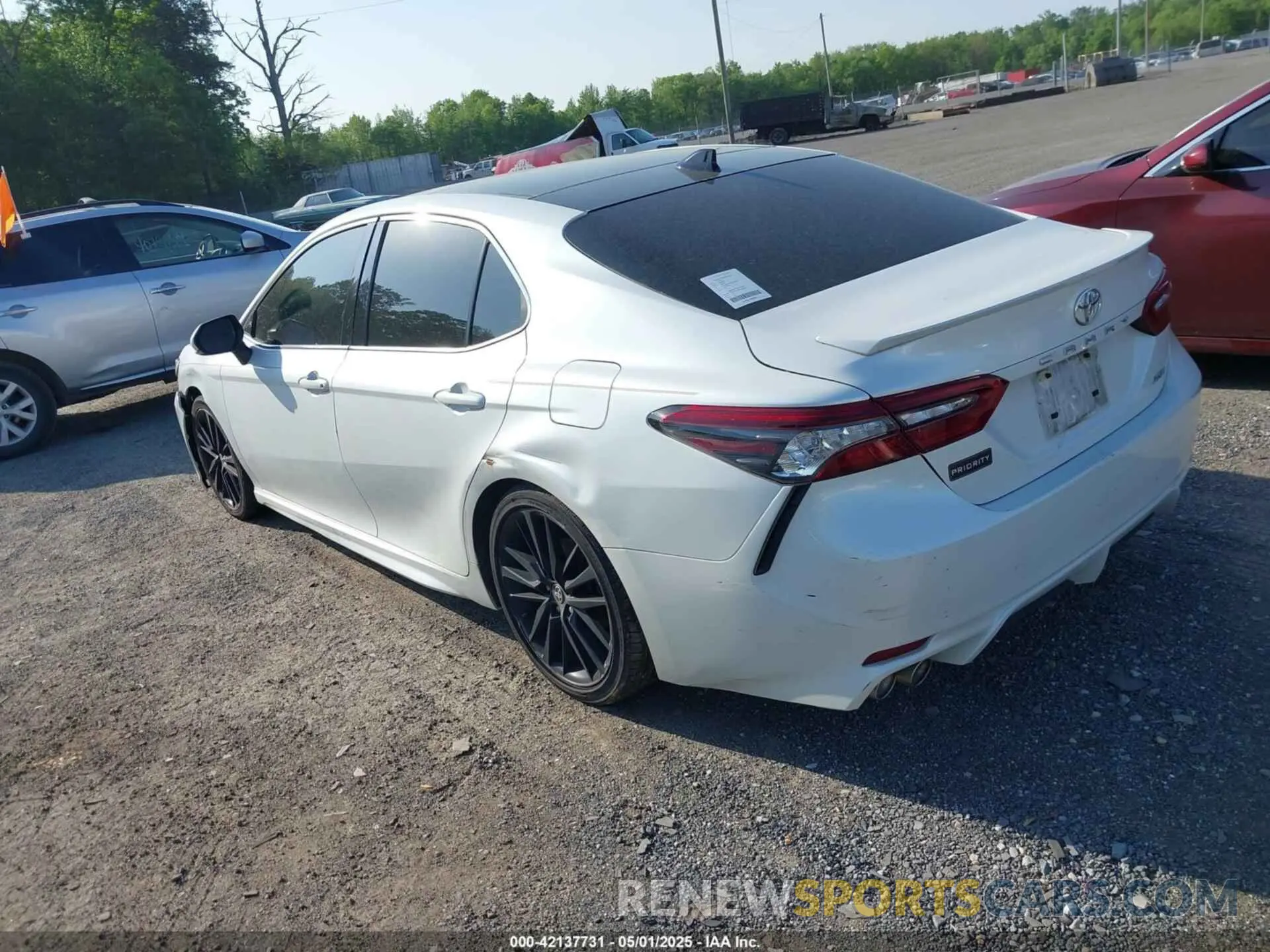 3 Photograph of a damaged car 4T1K61AK6MU557874 TOYOTA CAMRY 2021