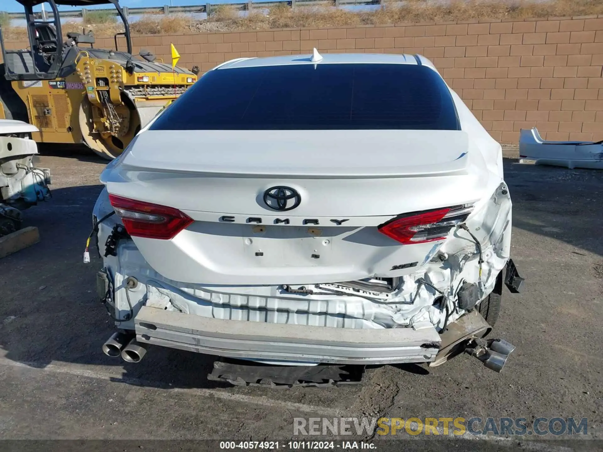 17 Photograph of a damaged car 4T1K61AK6MU578210 TOYOTA CAMRY 2021