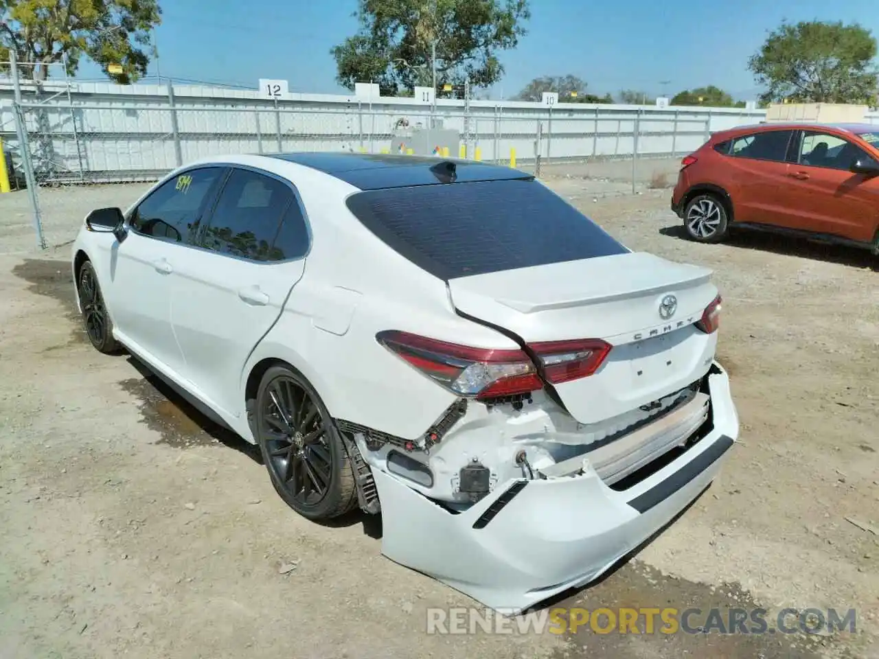 3 Photograph of a damaged car 4T1K61AK6MU583570 TOYOTA CAMRY 2021