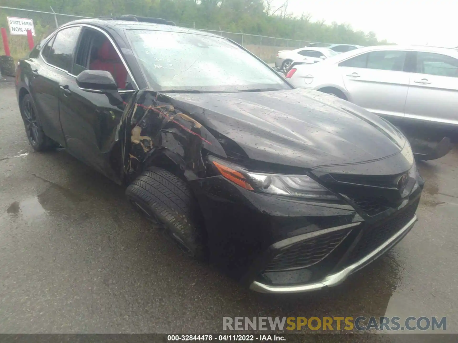 1 Photograph of a damaged car 4T1K61AK6MU596125 TOYOTA CAMRY 2021