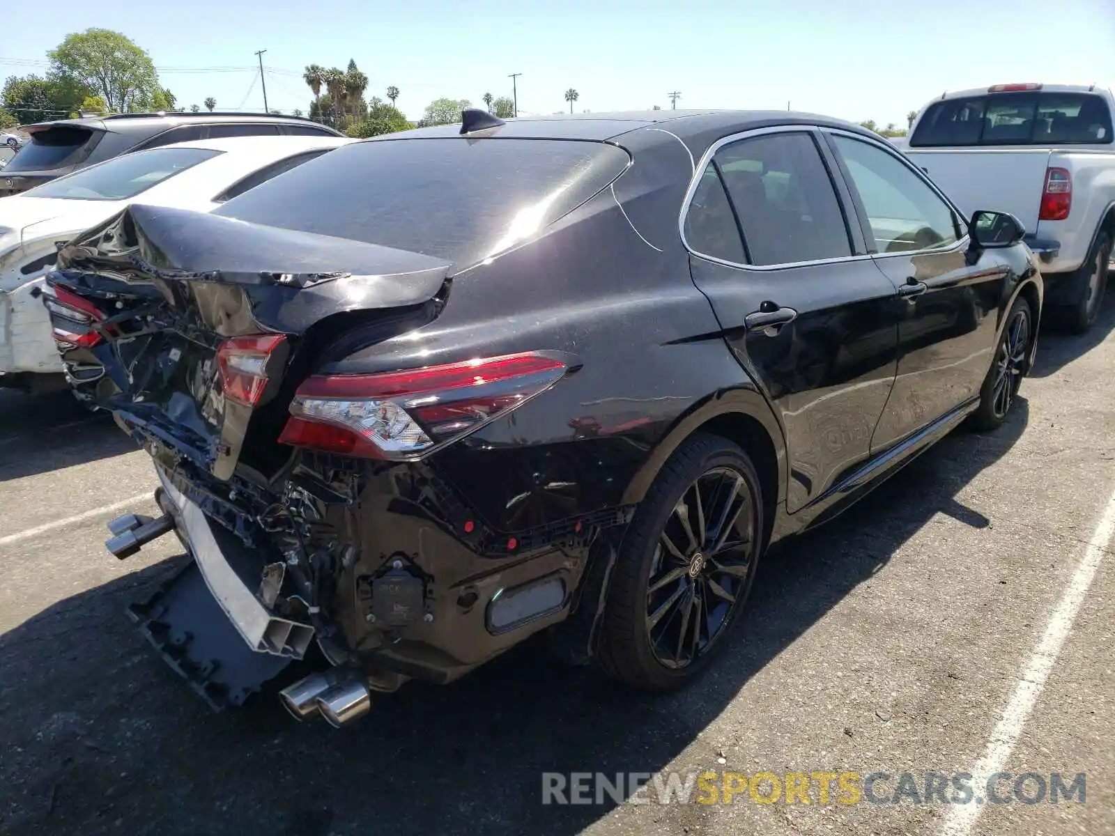 4 Photograph of a damaged car 4T1K61AK7MU415775 TOYOTA CAMRY 2021