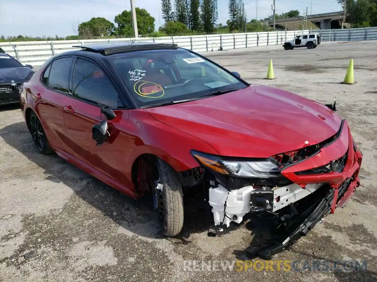 1 Photograph of a damaged car 4T1K61AK7MU464636 TOYOTA CAMRY 2021