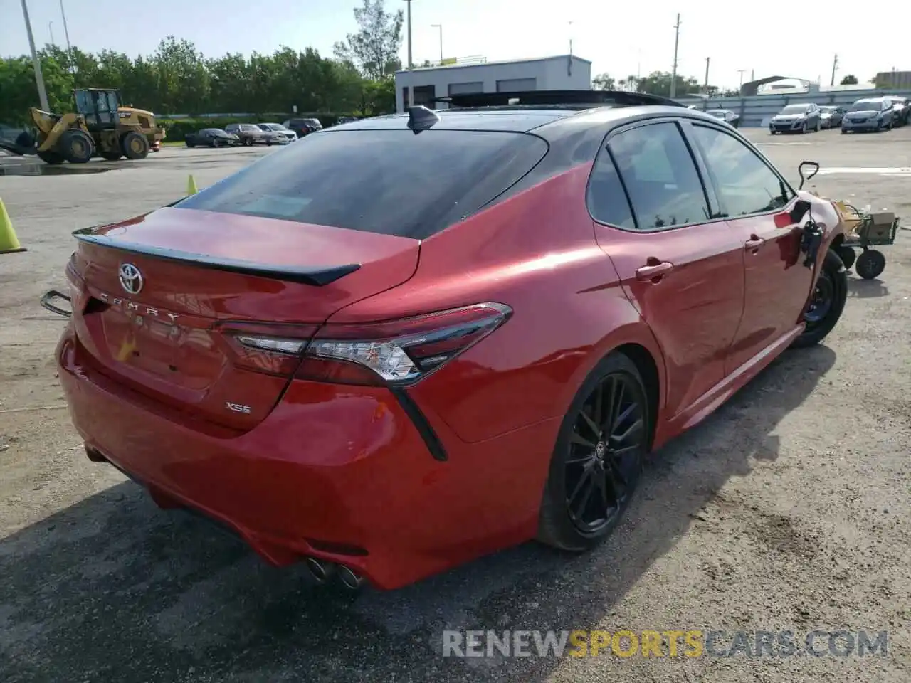 4 Photograph of a damaged car 4T1K61AK7MU464636 TOYOTA CAMRY 2021