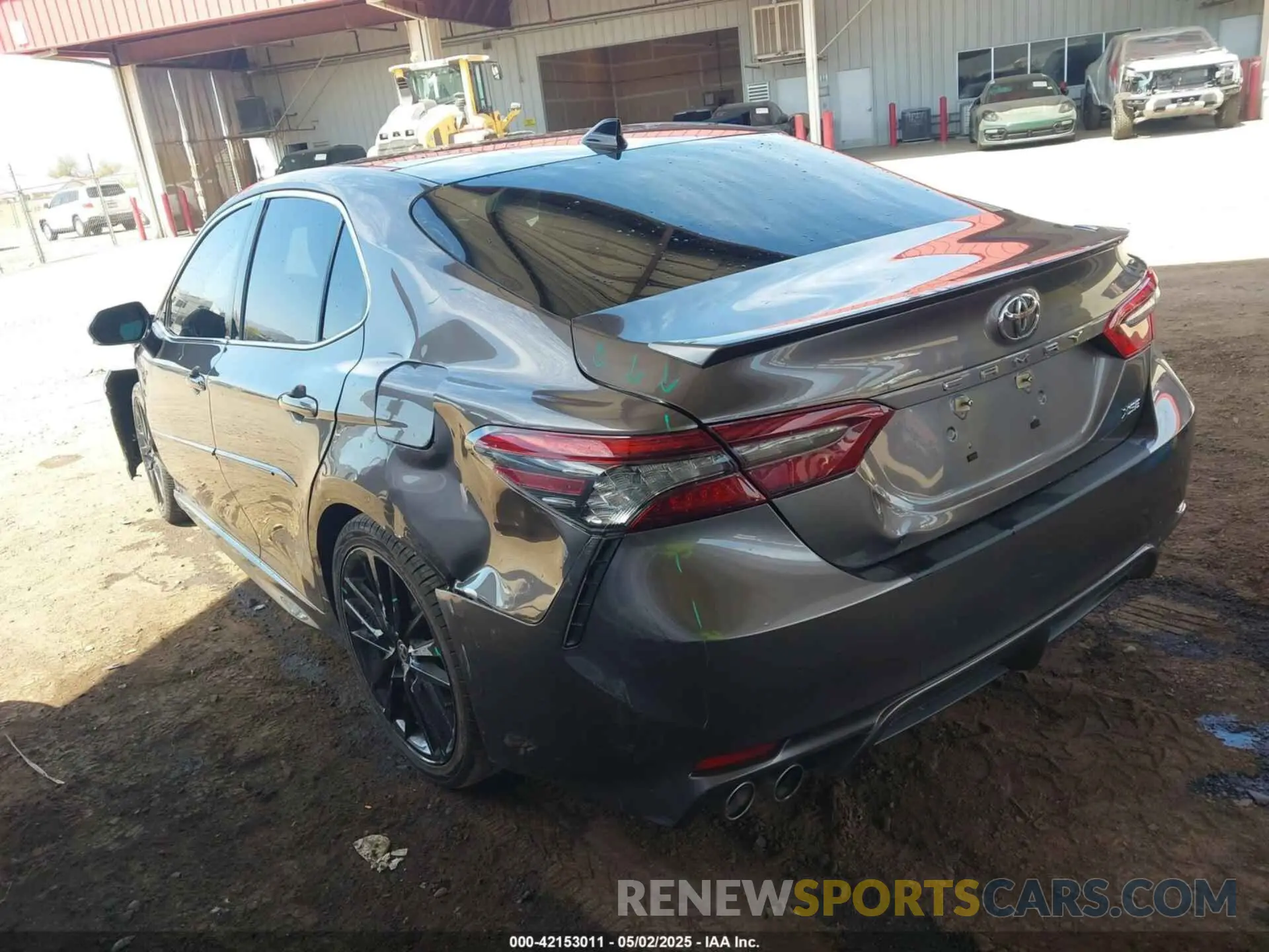 3 Photograph of a damaged car 4T1K61AK7MU557186 TOYOTA CAMRY 2021