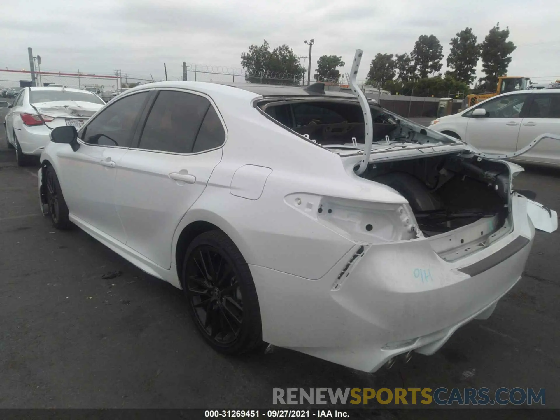 3 Photograph of a damaged car 4T1K61AK7MU580600 TOYOTA CAMRY 2021