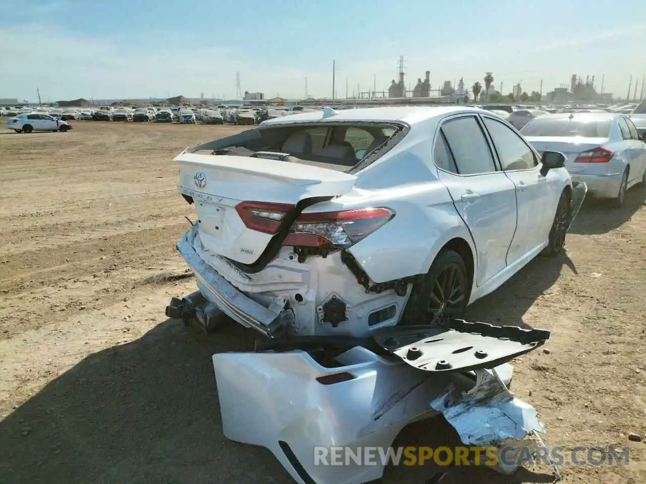 4 Photograph of a damaged car 4T1K61AK8MU489979 TOYOTA CAMRY 2021