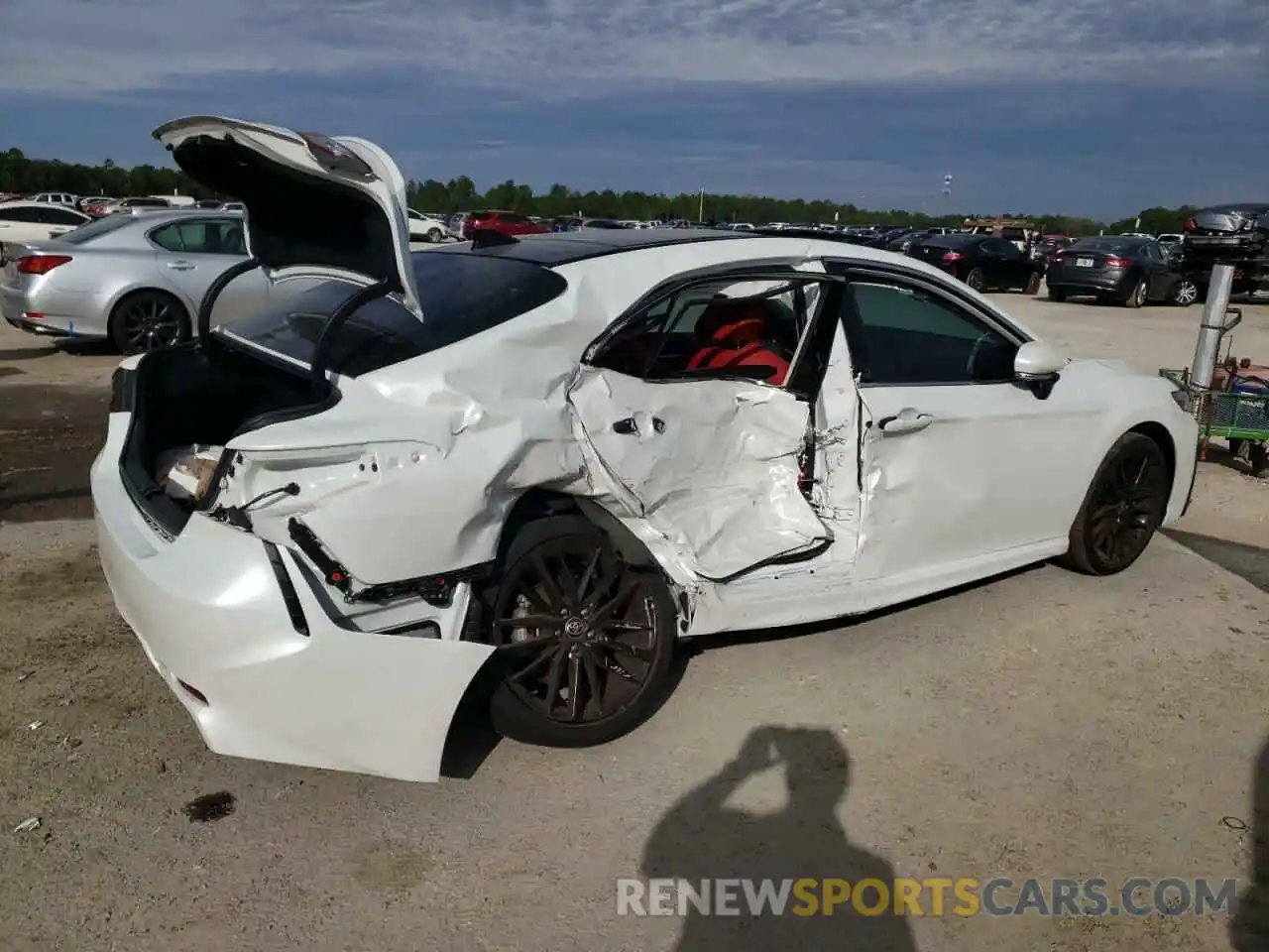 3 Photograph of a damaged car 4T1K61AK8MU494423 TOYOTA CAMRY 2021