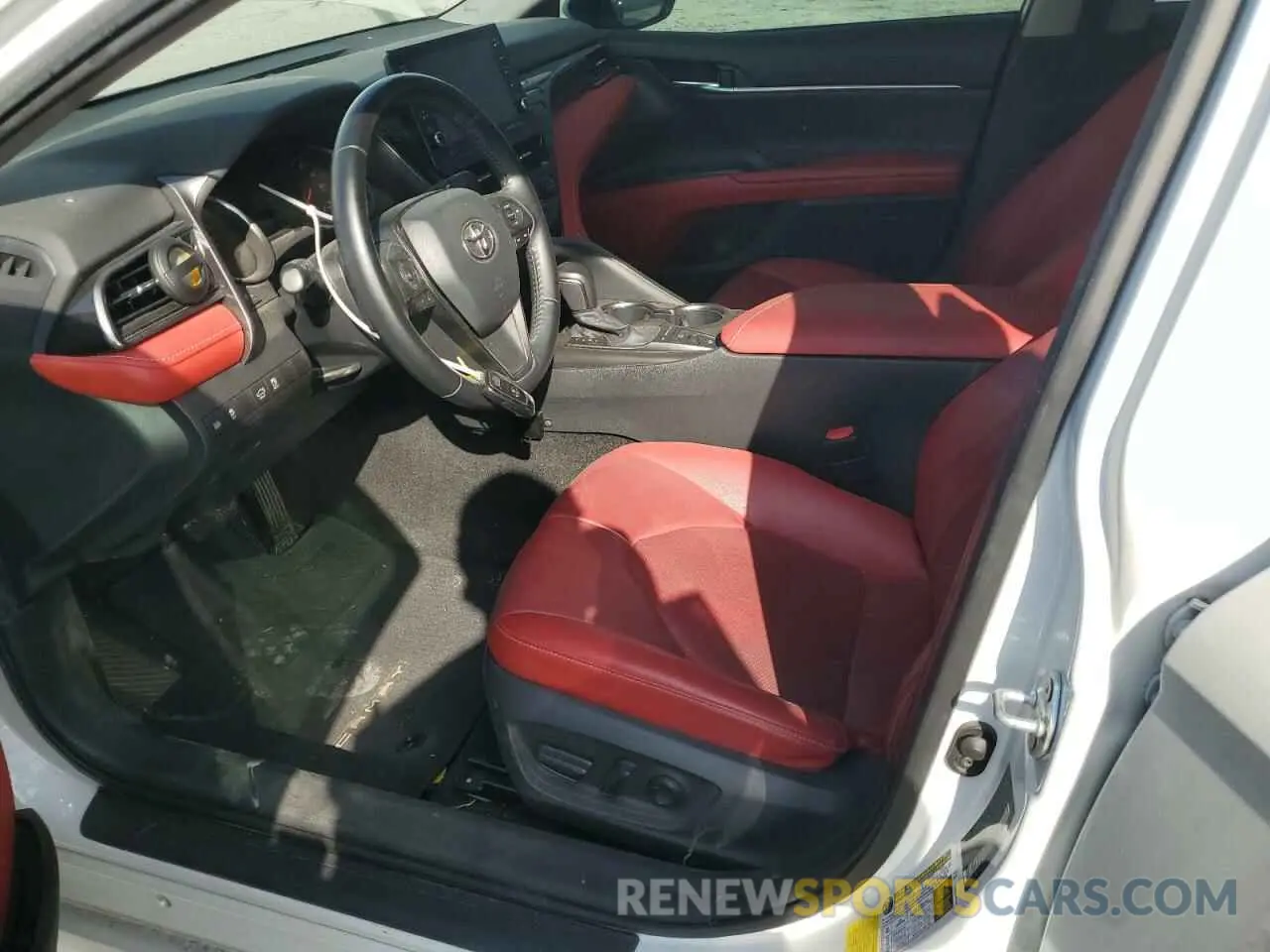 7 Photograph of a damaged car 4T1K61AK8MU543992 TOYOTA CAMRY 2021