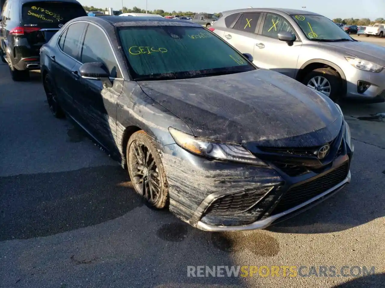 1 Photograph of a damaged car 4T1K61AK8MU548867 TOYOTA CAMRY 2021