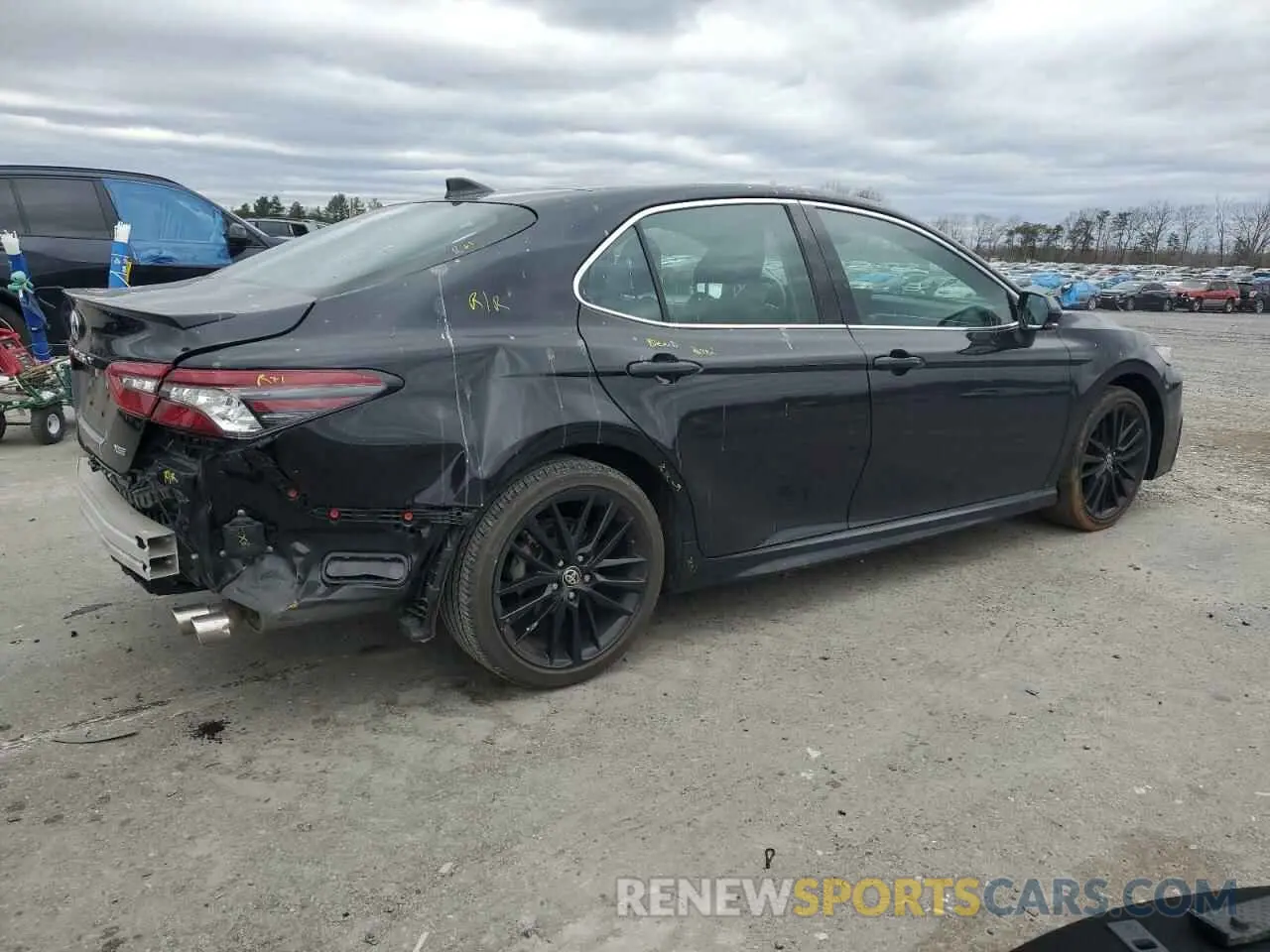 3 Photograph of a damaged car 4T1K61AK8MU555057 TOYOTA CAMRY 2021
