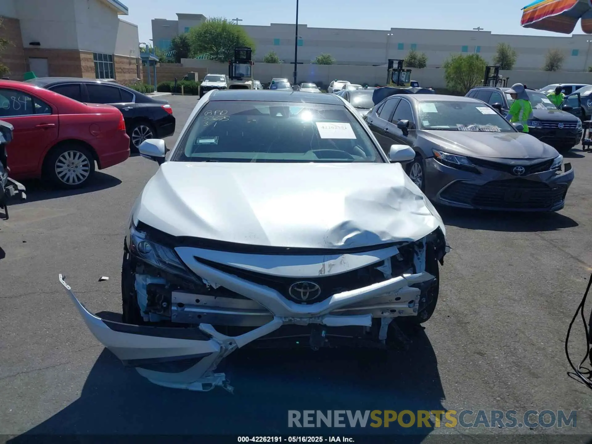12 Photograph of a damaged car 4T1K61AK8MU591962 TOYOTA CAMRY 2021