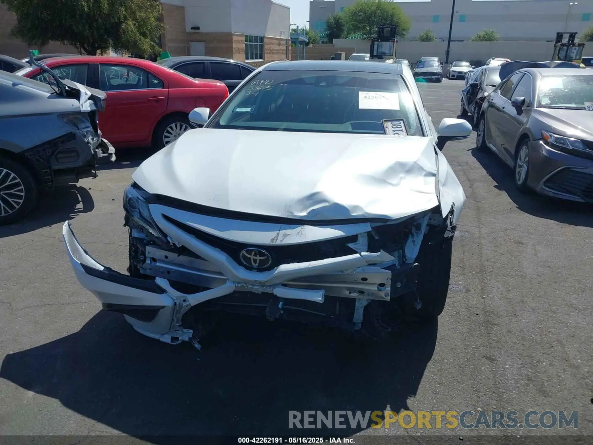 6 Photograph of a damaged car 4T1K61AK8MU591962 TOYOTA CAMRY 2021