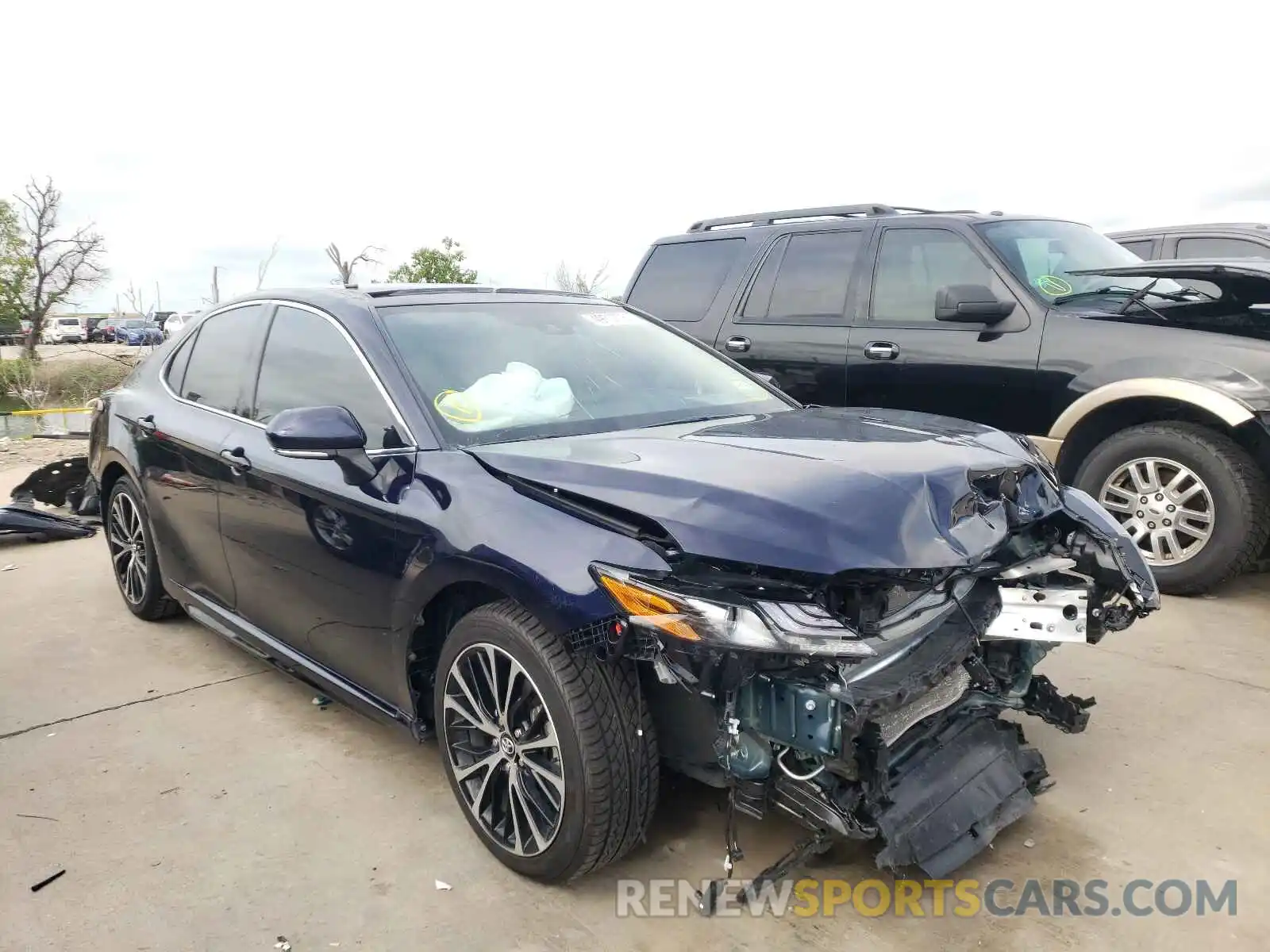 1 Photograph of a damaged car 4T1K61AK9MU422100 TOYOTA CAMRY 2021