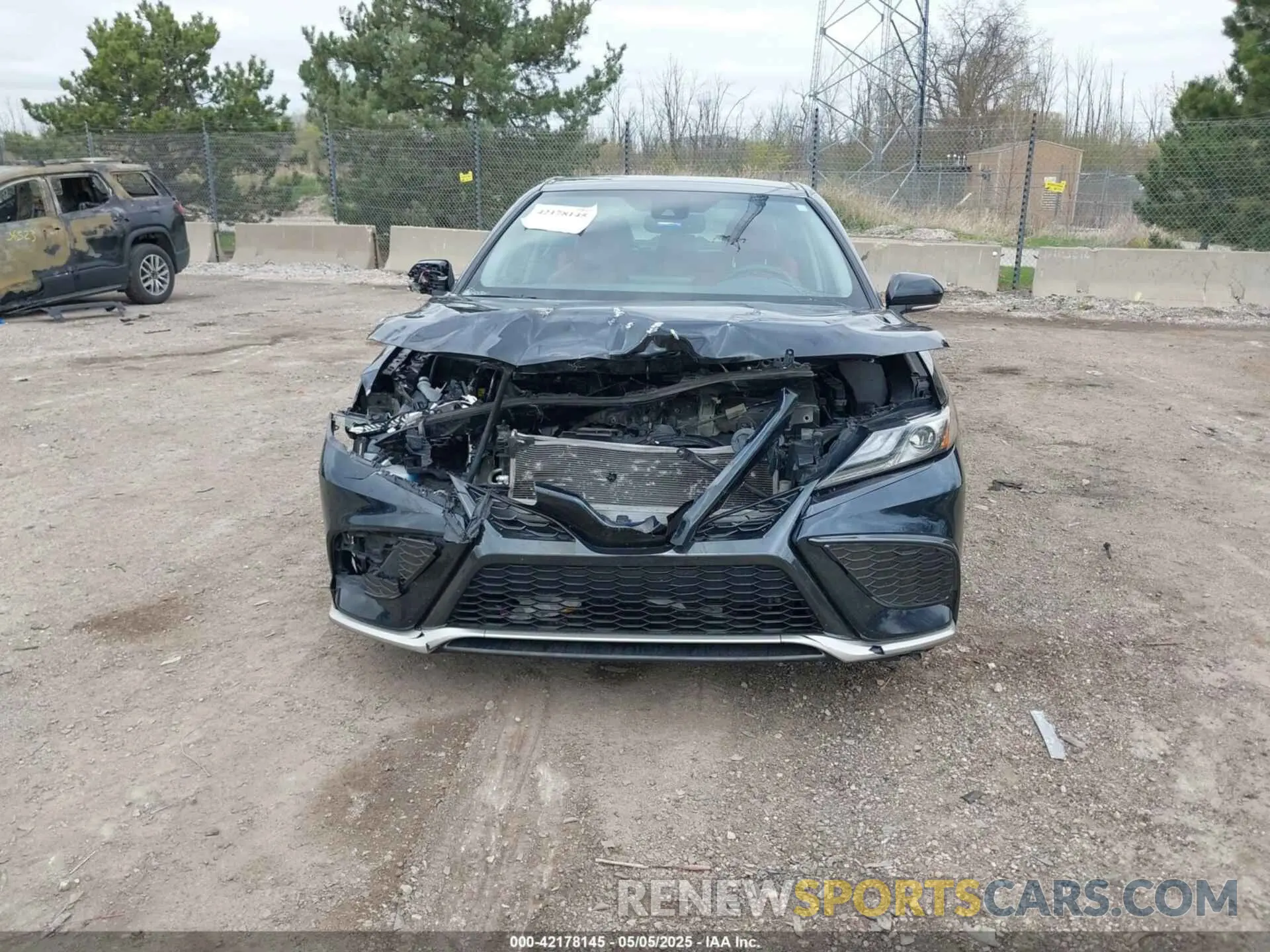 12 Photograph of a damaged car 4T1K61AK9MU477727 TOYOTA CAMRY 2021