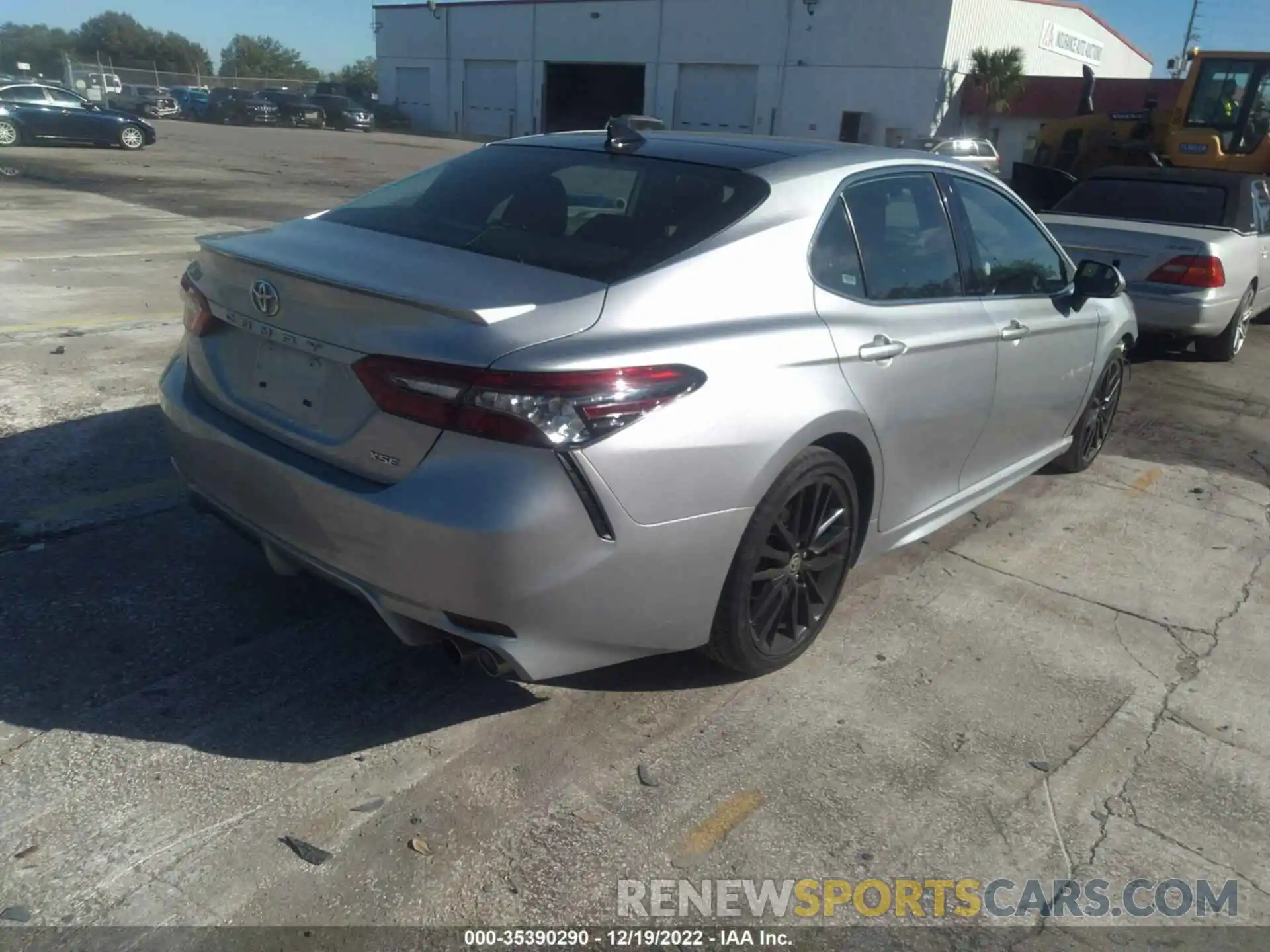 4 Photograph of a damaged car 4T1K61AK9MU586060 TOYOTA CAMRY 2021