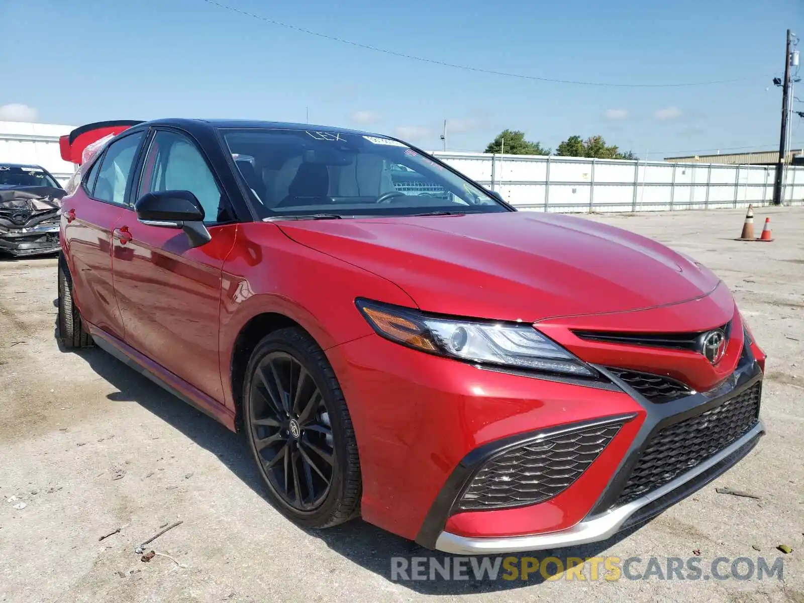 1 Photograph of a damaged car 4T1K61AKXMU411557 TOYOTA CAMRY 2021