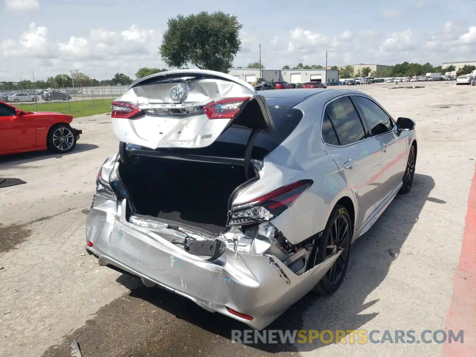 4 Photograph of a damaged car 4T1K61AKXMU417178 TOYOTA CAMRY 2021