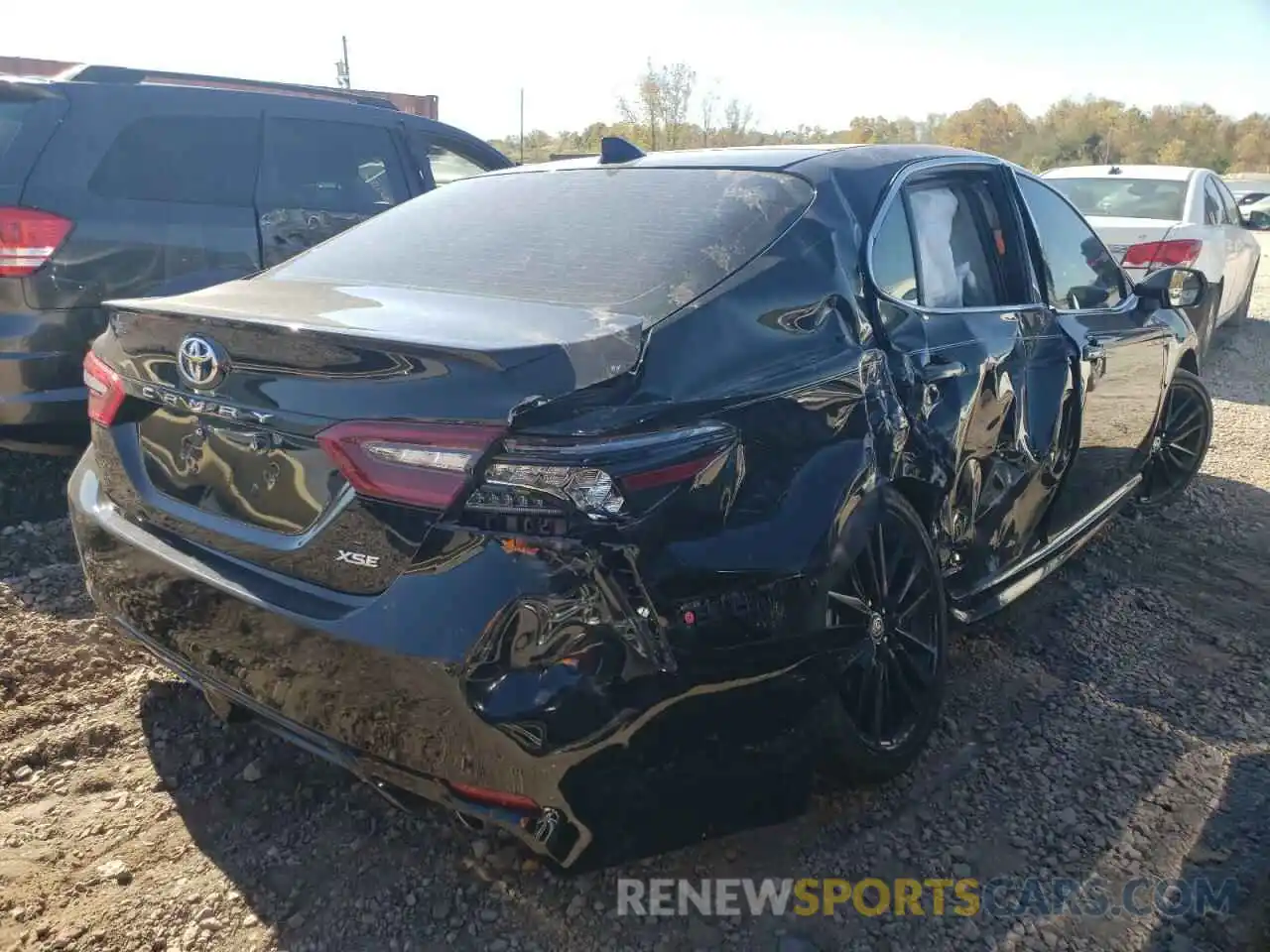 4 Photograph of a damaged car 4T1K61AKXMU418427 TOYOTA CAMRY 2021