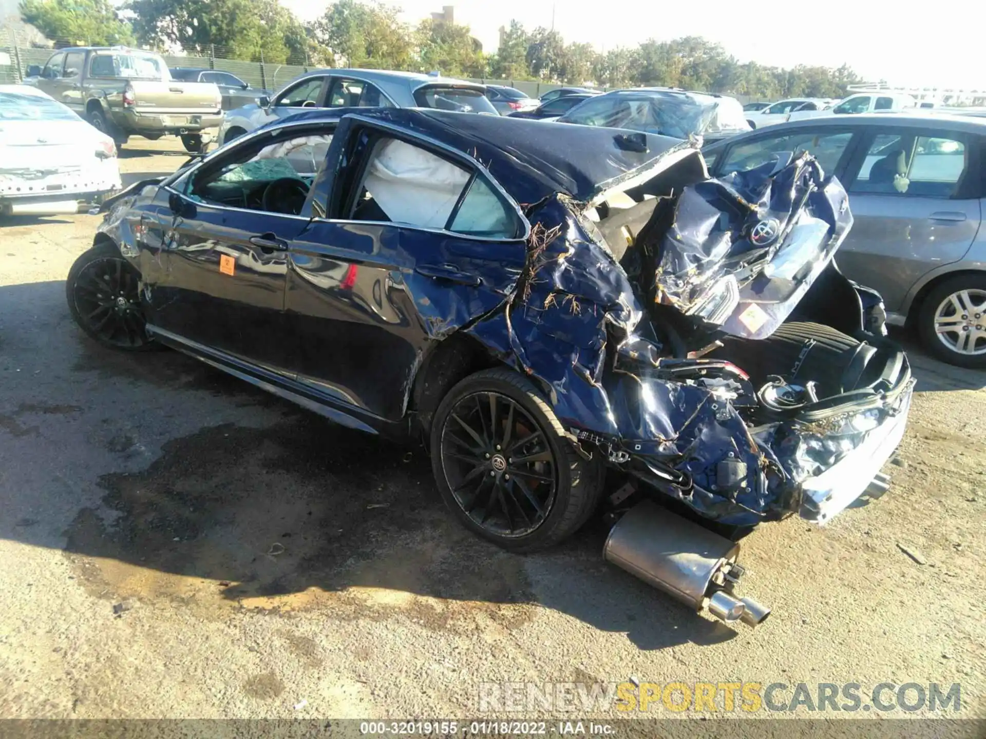 3 Photograph of a damaged car 4T1K61AKXMU421294 TOYOTA CAMRY 2021