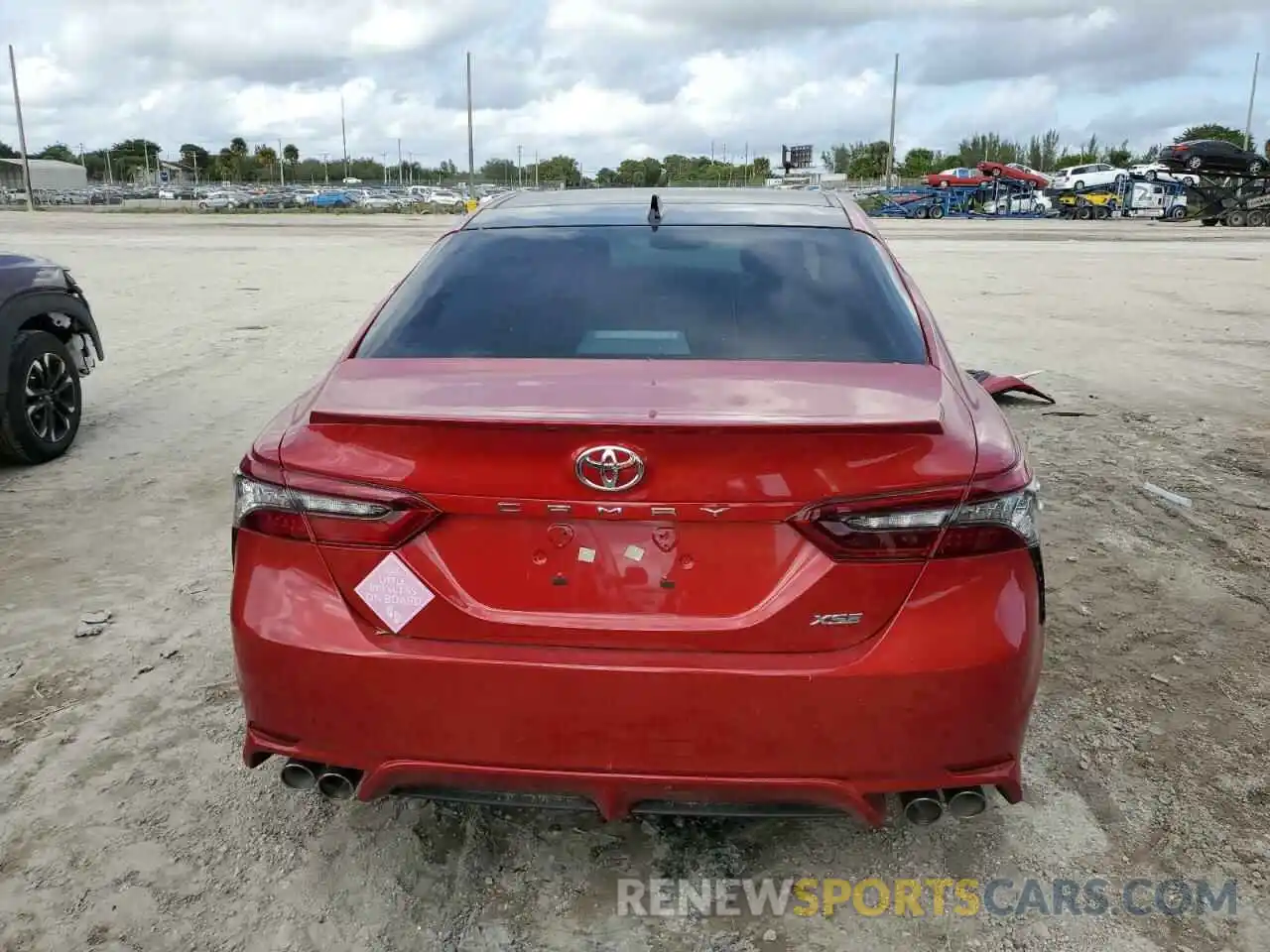 6 Photograph of a damaged car 4T1K61AKXMU436944 TOYOTA CAMRY 2021